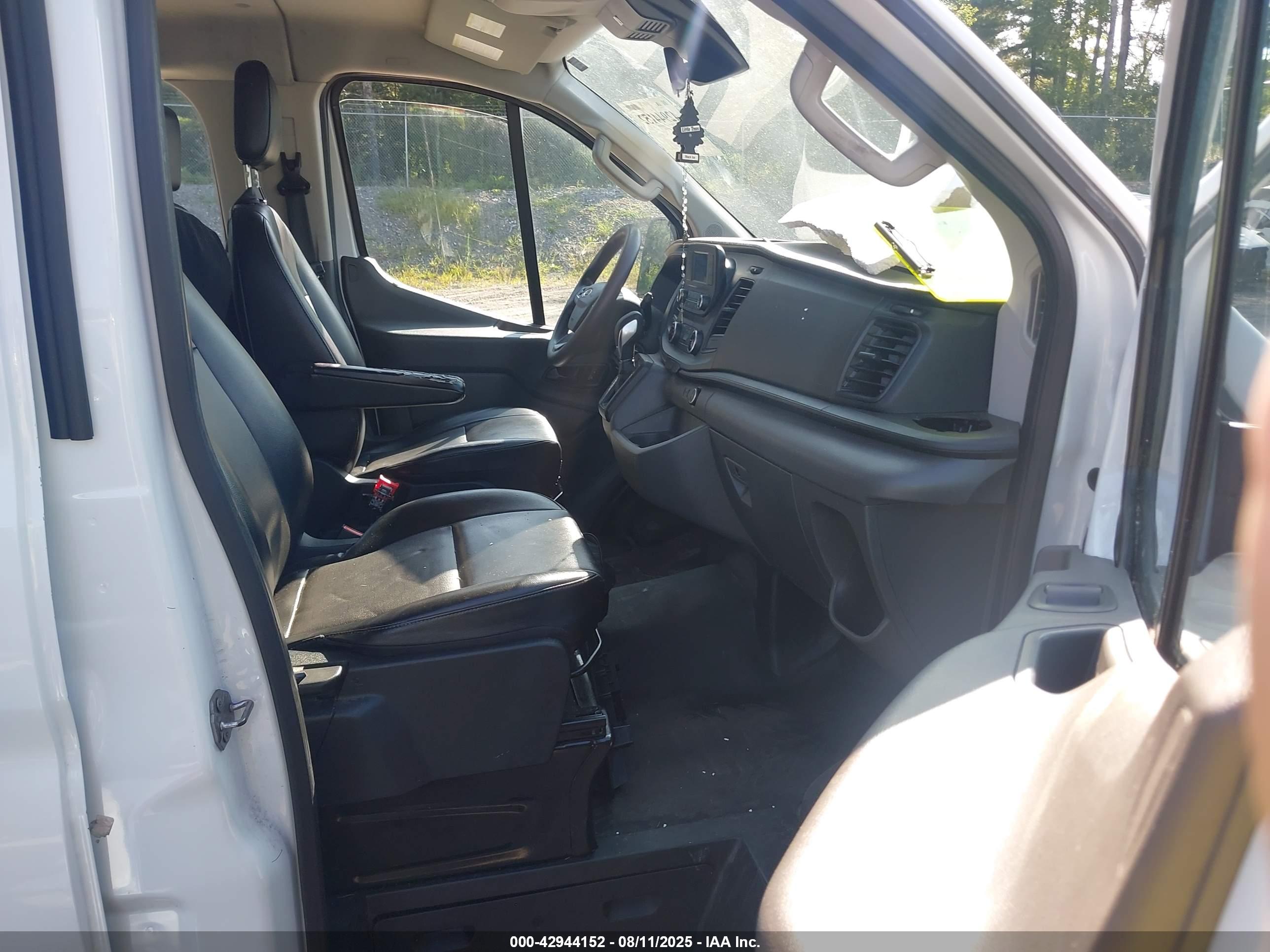 FORD TRANSIT-350 image 5