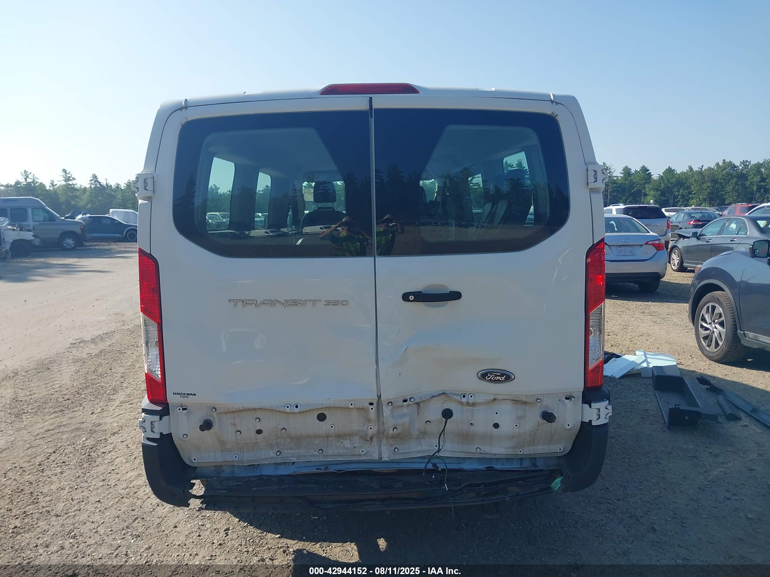 FORD TRANSIT-350 image 6