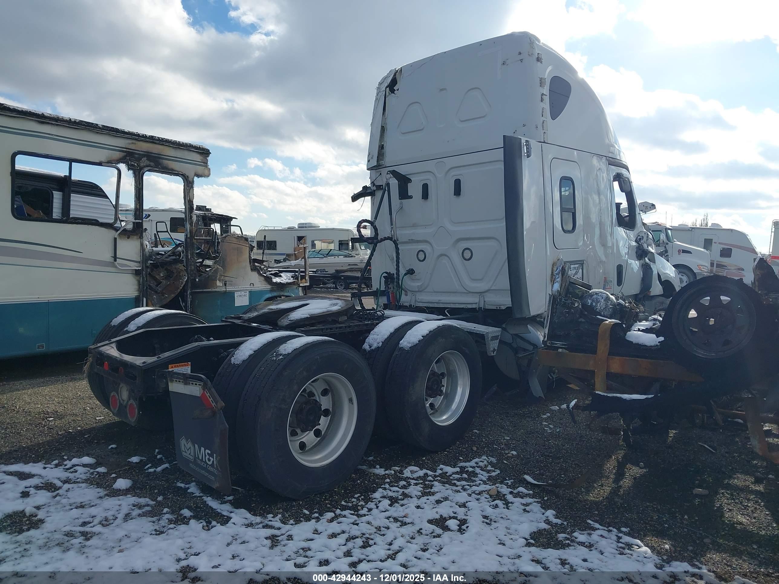 FREIGHTLINER NEW image 4