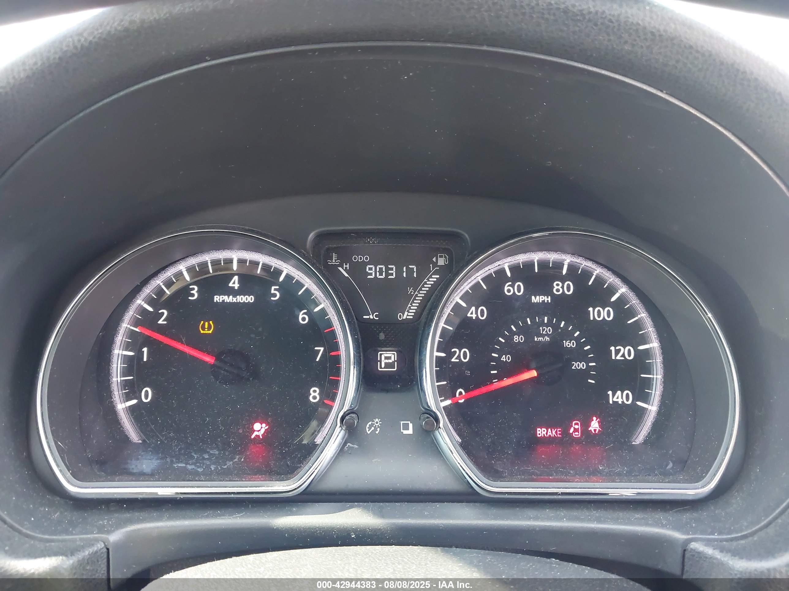 NISSAN VERSA image 7