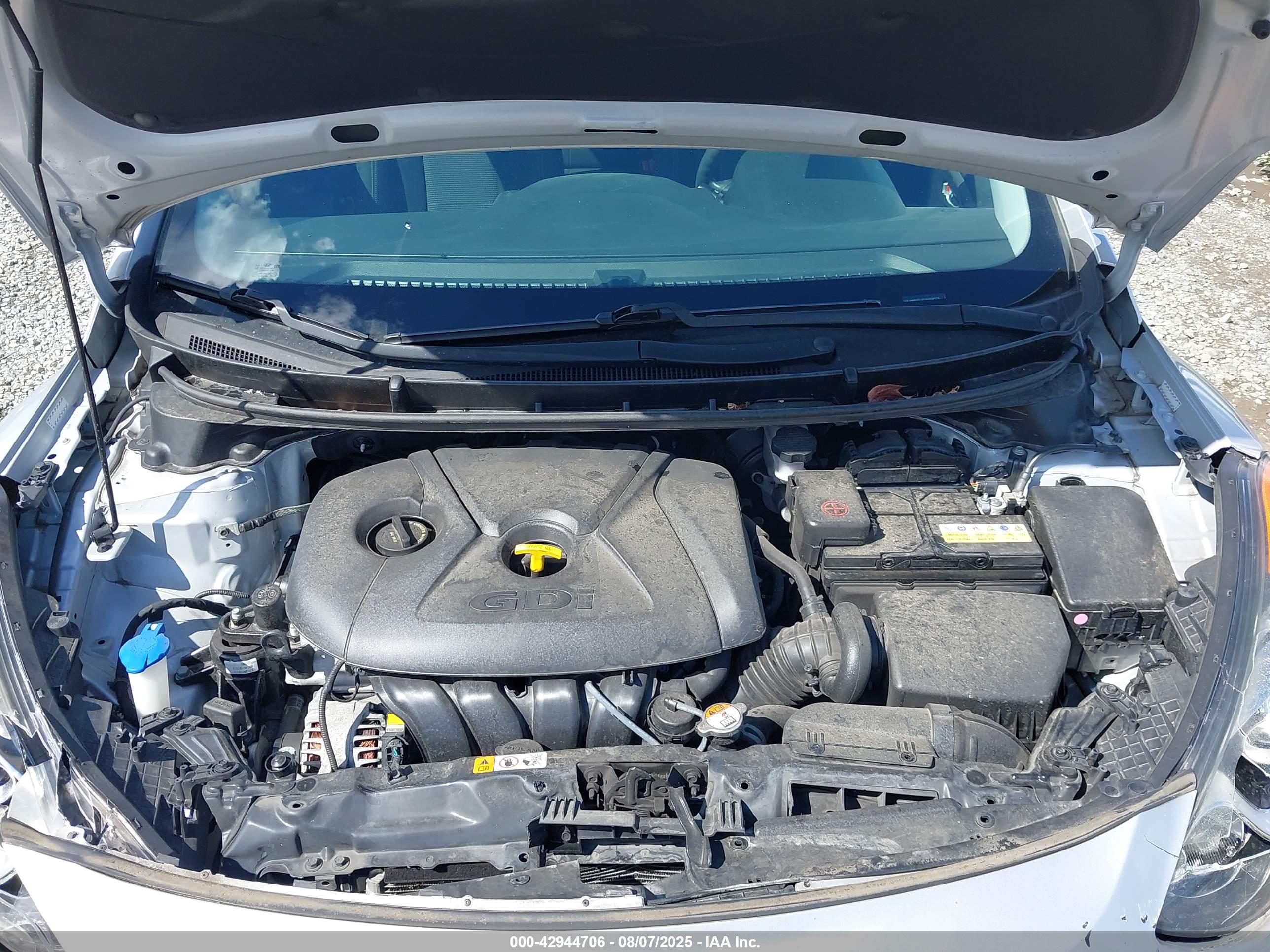 HYUNDAI ELANTRA image 10