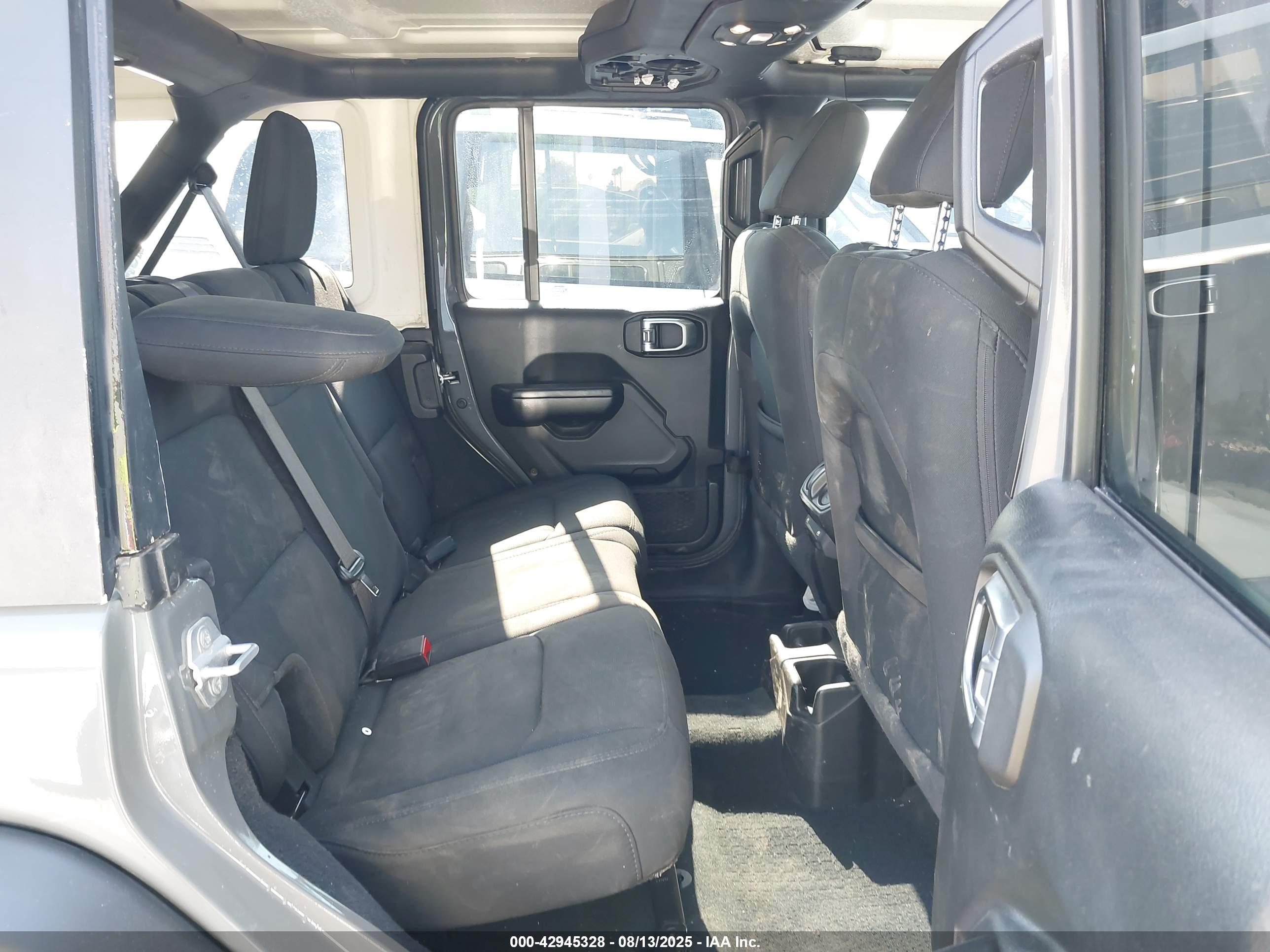 JEEP WRANGLER image 8