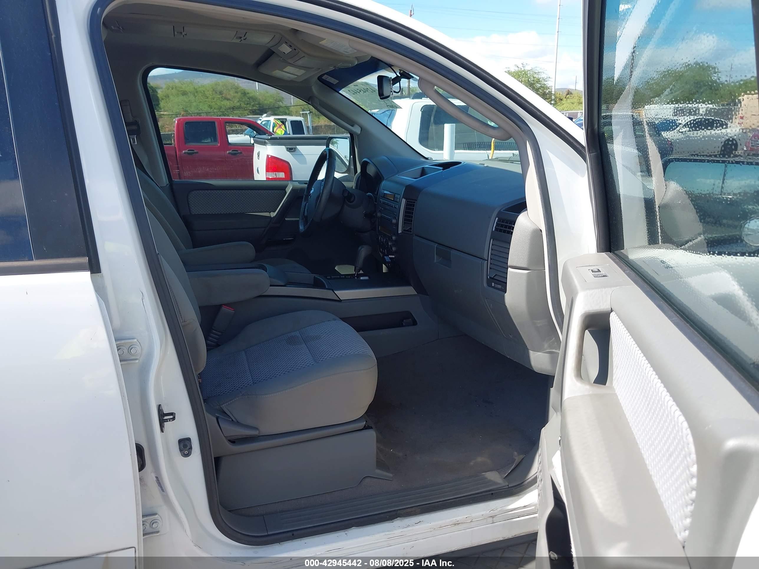 NISSAN ARMADA image 5