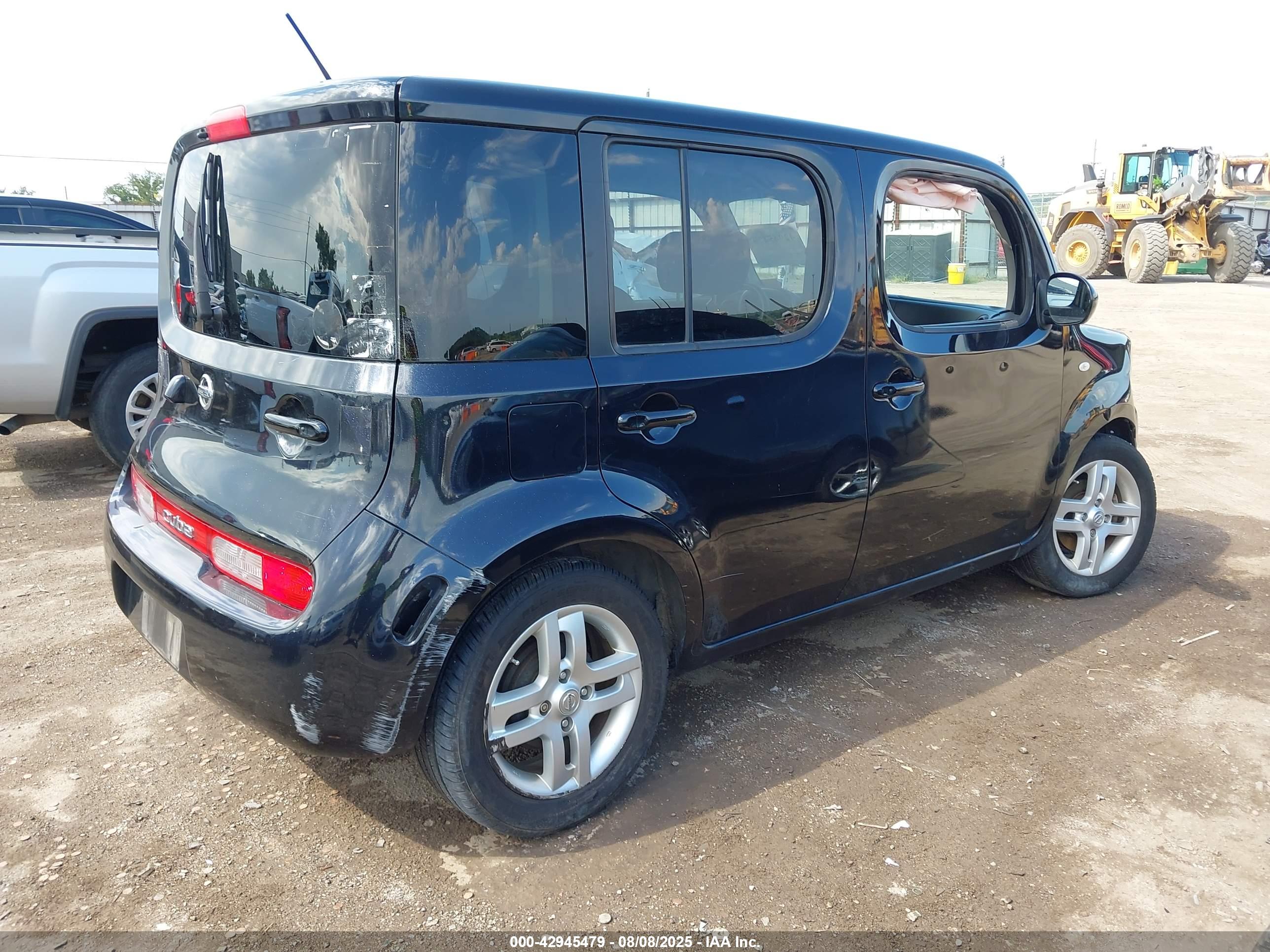NISSAN CUBE image 4