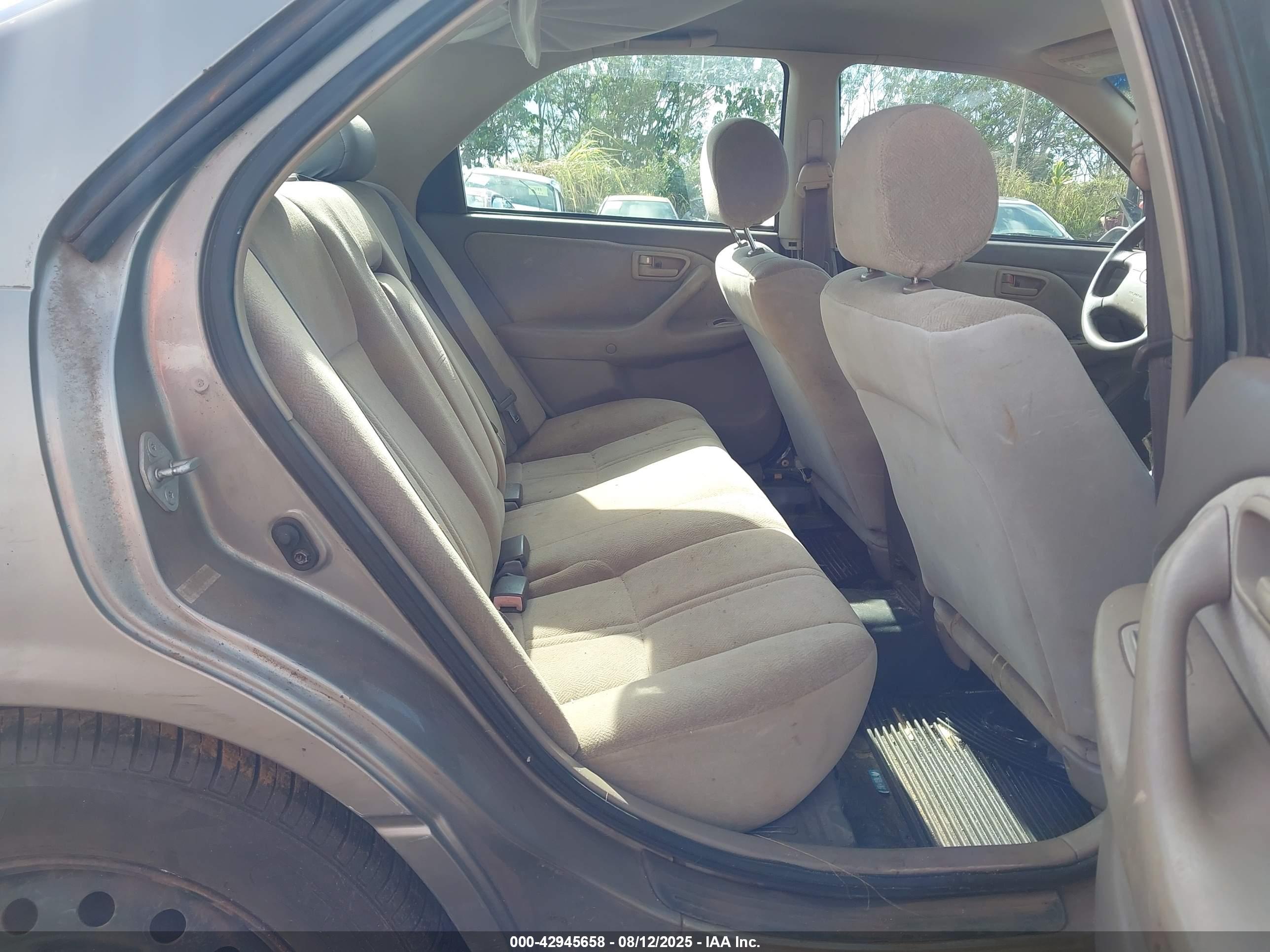 TOYOTA CAMRY image 8