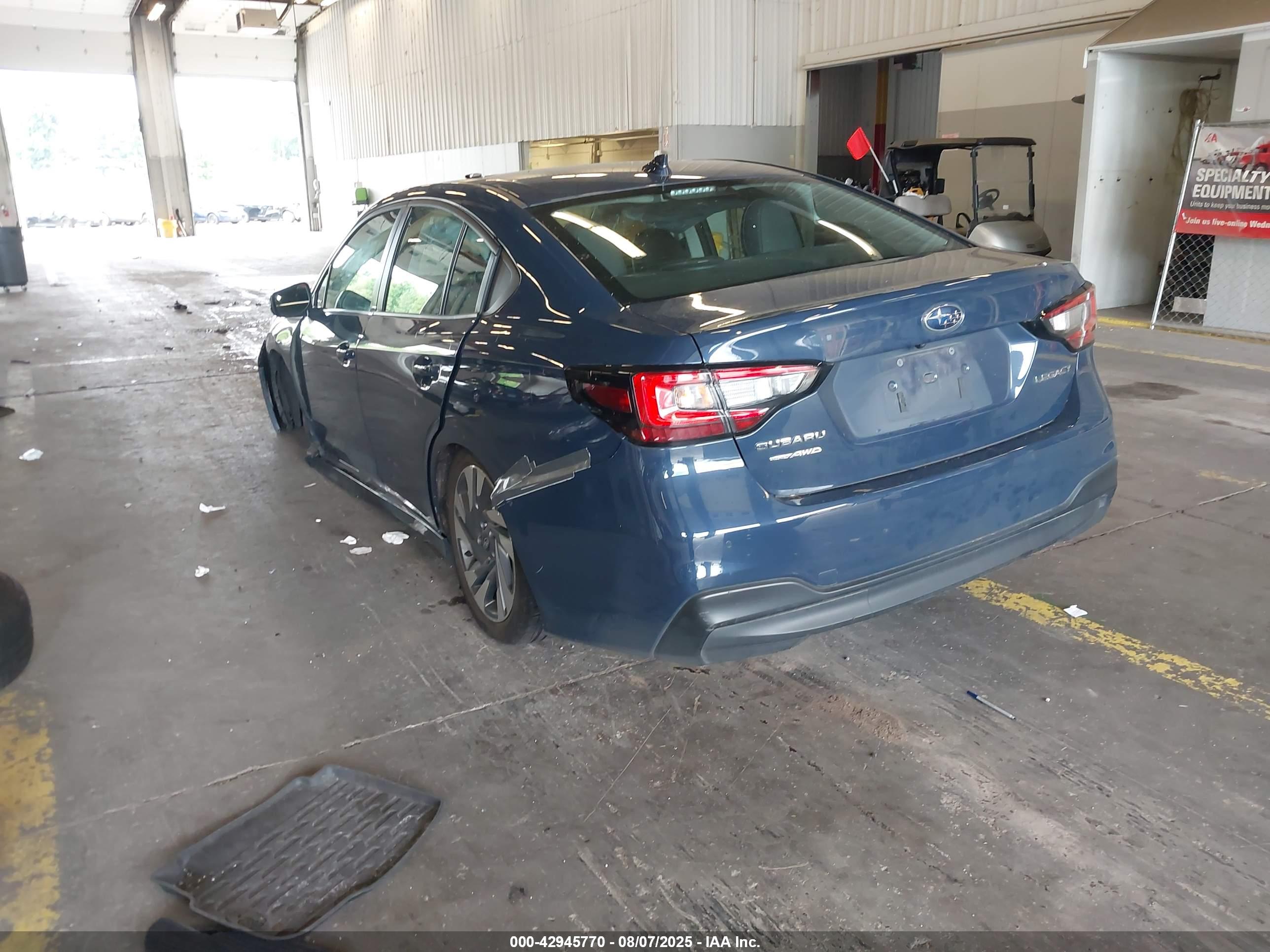 SUBARU LEGACY image 3