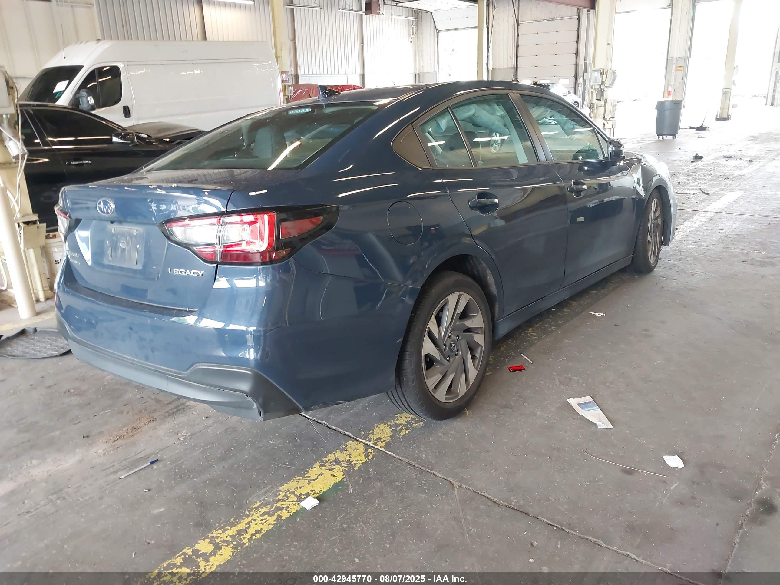 SUBARU LEGACY image 4