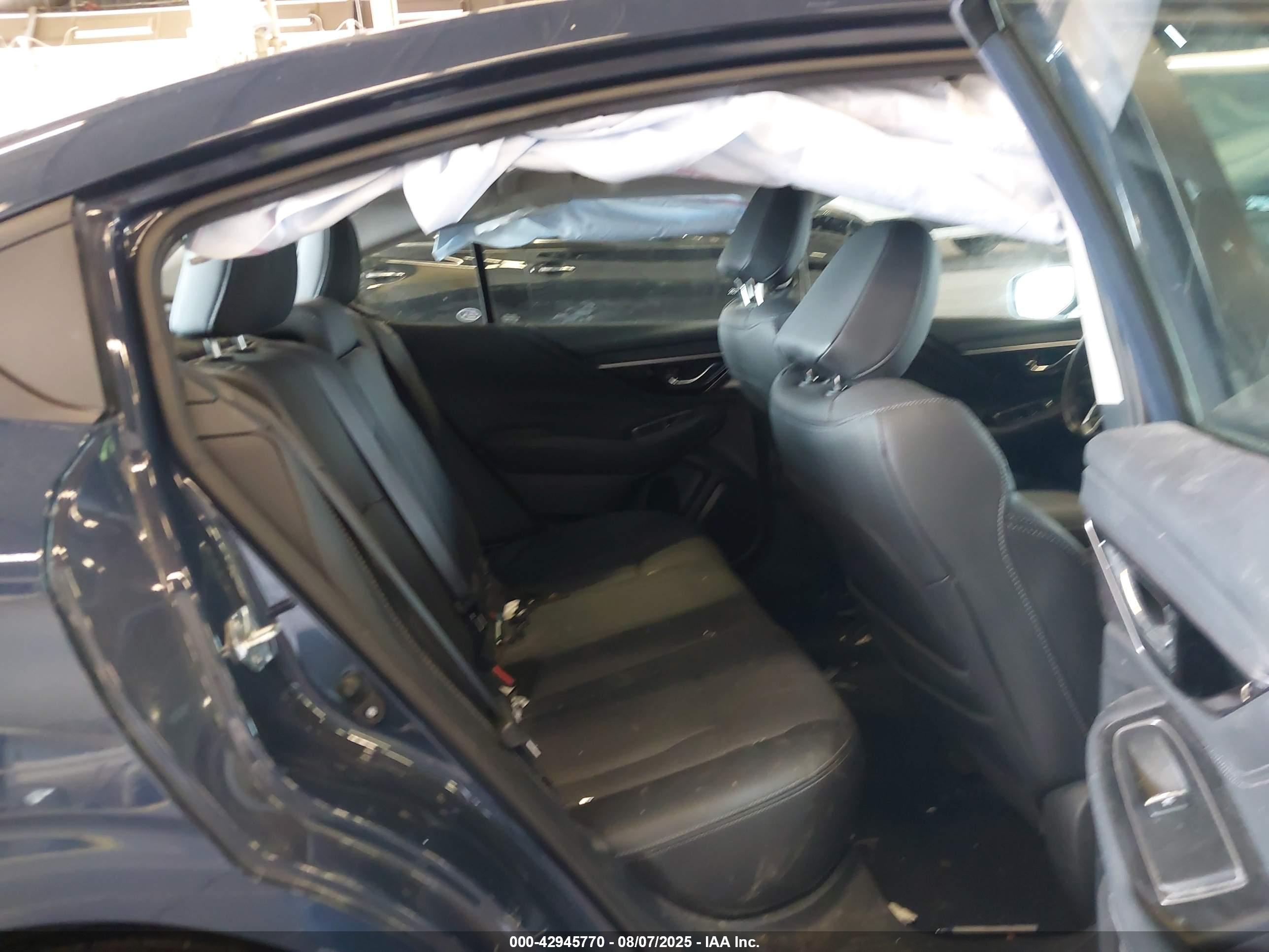 SUBARU LEGACY image 8
