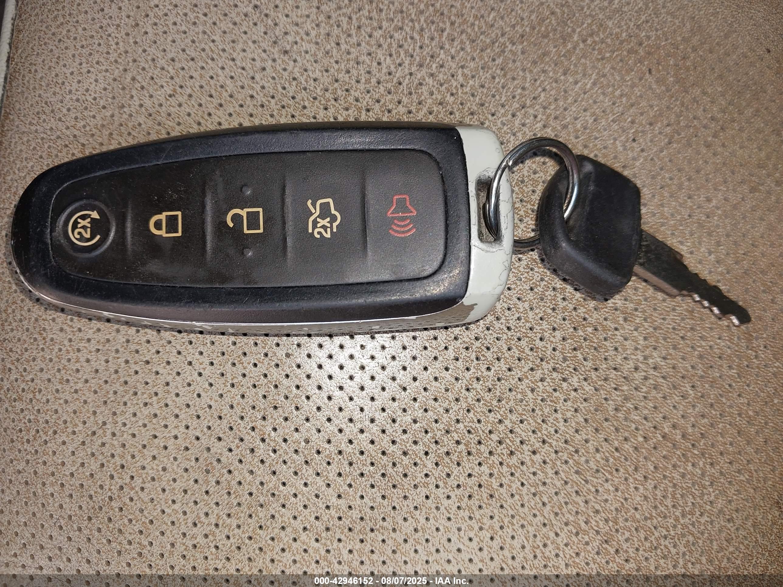 LINCOLN MKS image 11