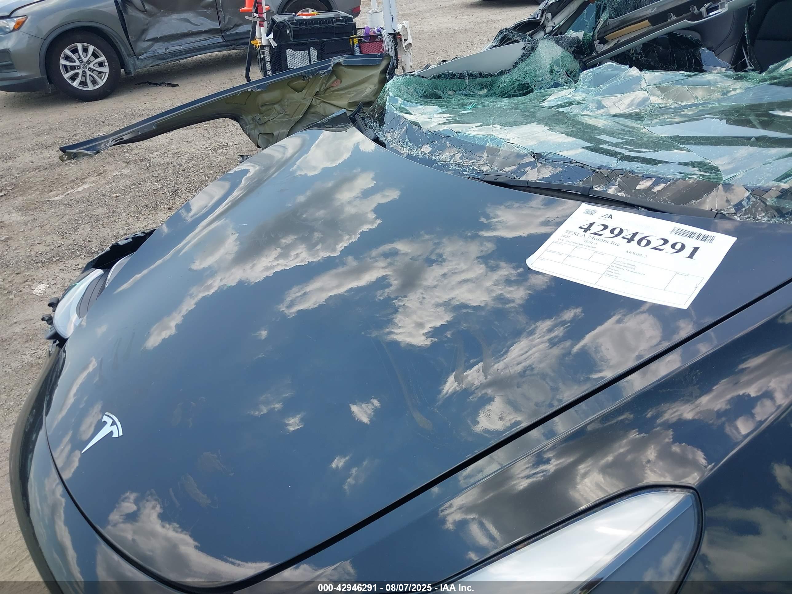 TESLA MODEL image 10
