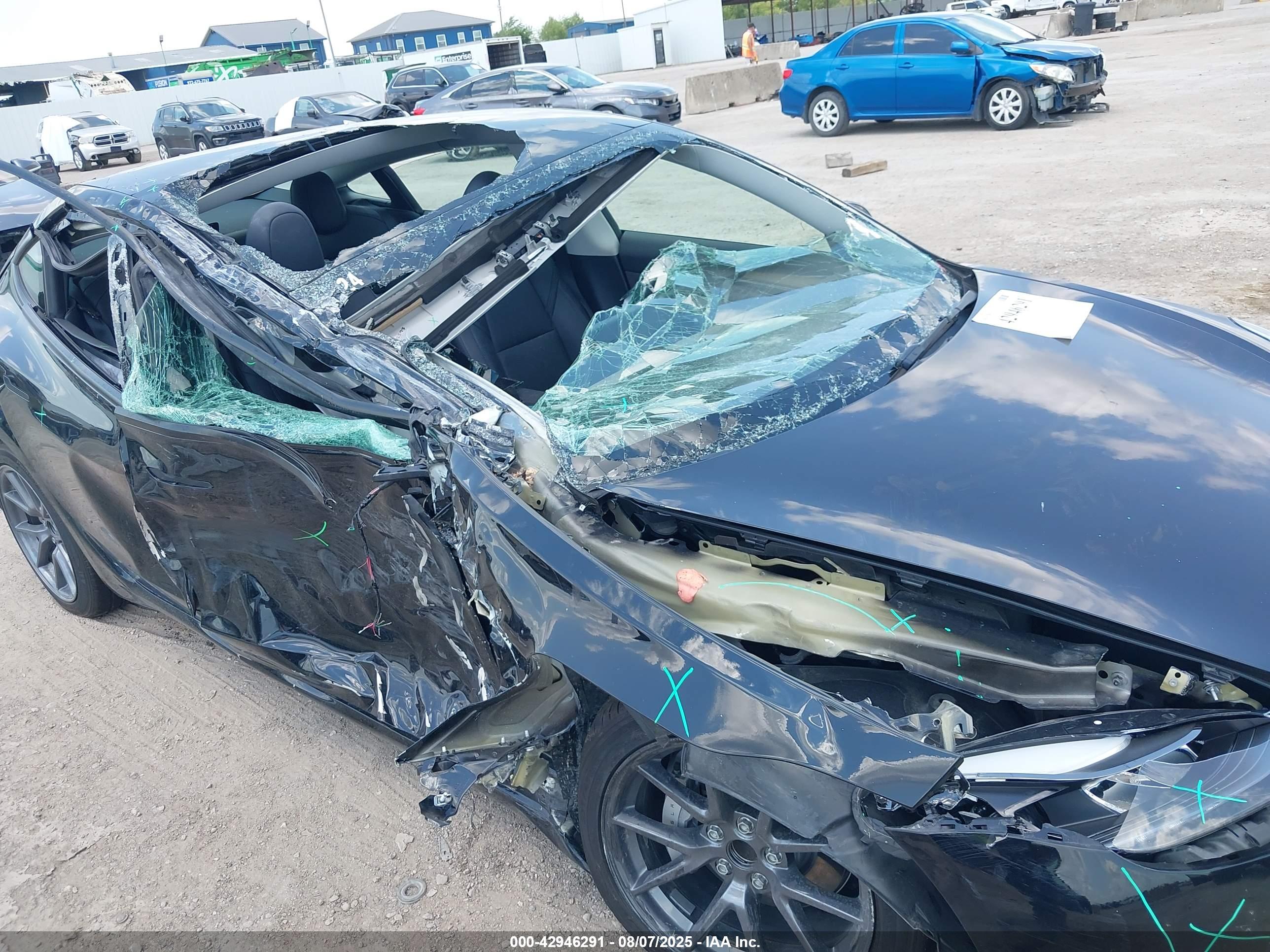 TESLA MODEL image 6
