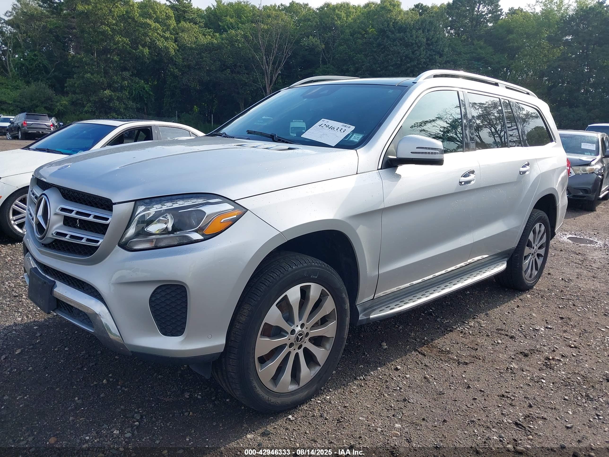 MERCEDES-BENZ GLS image 2