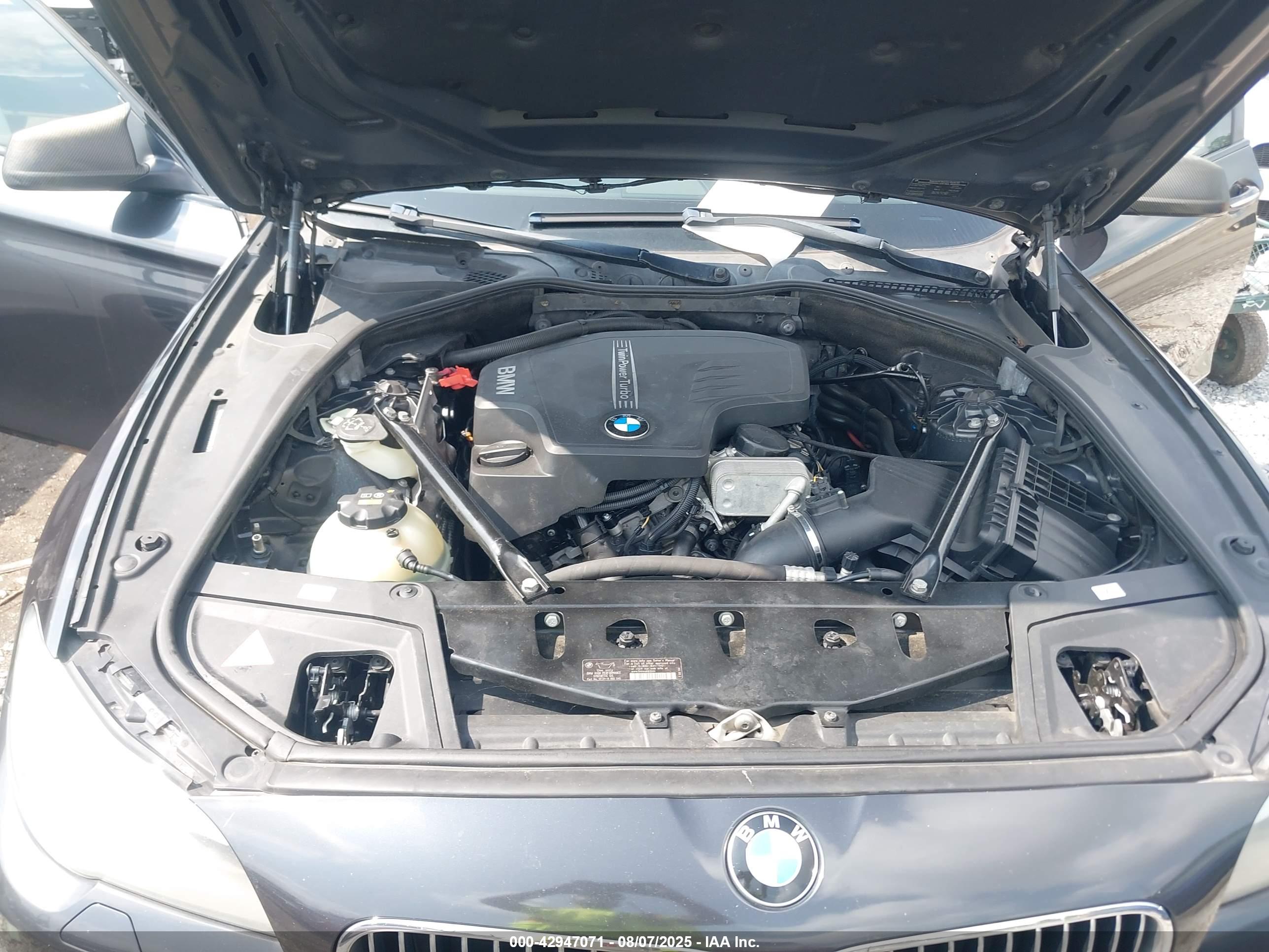 BMW 528I image 10