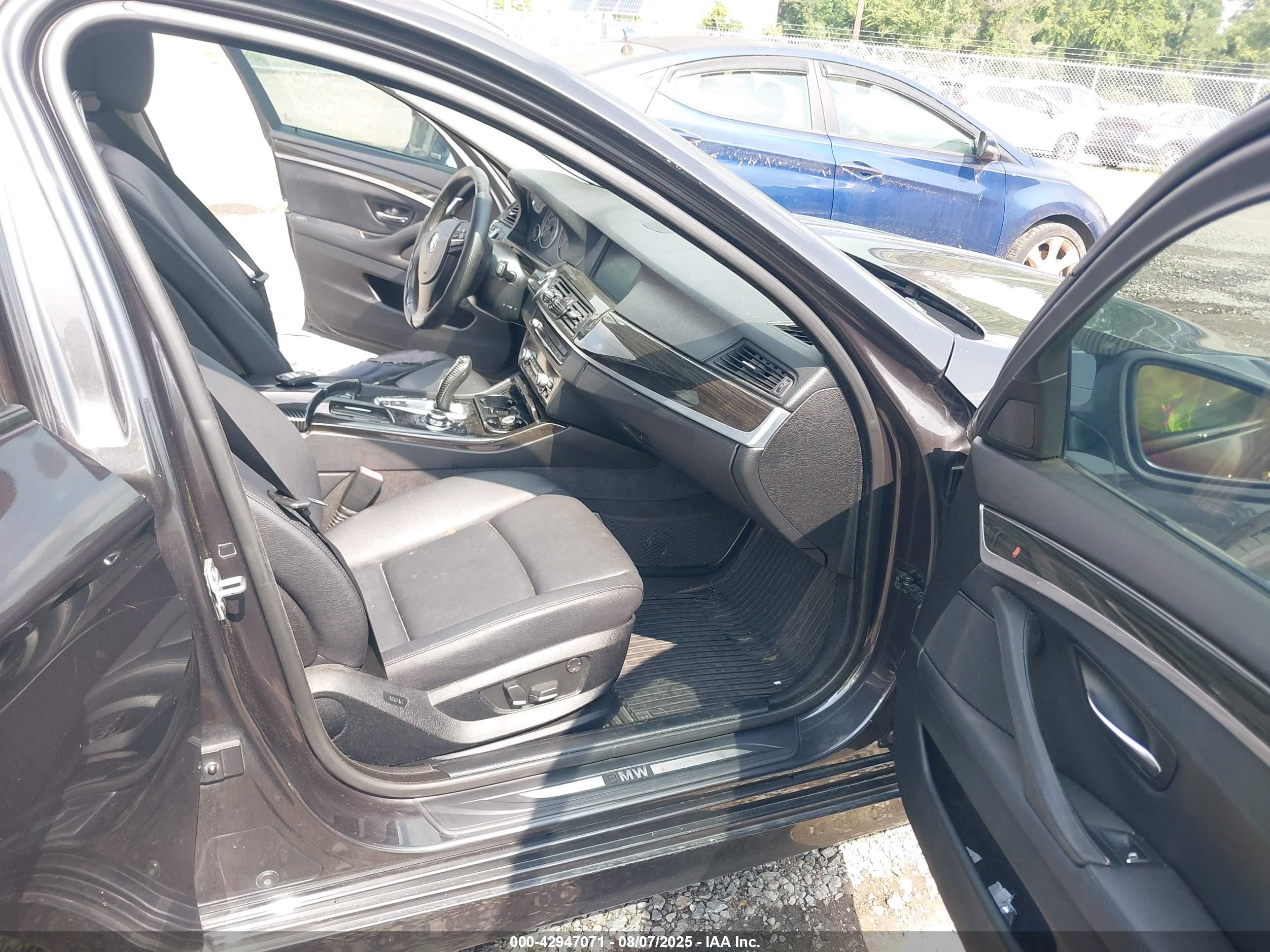 BMW 528I image 5