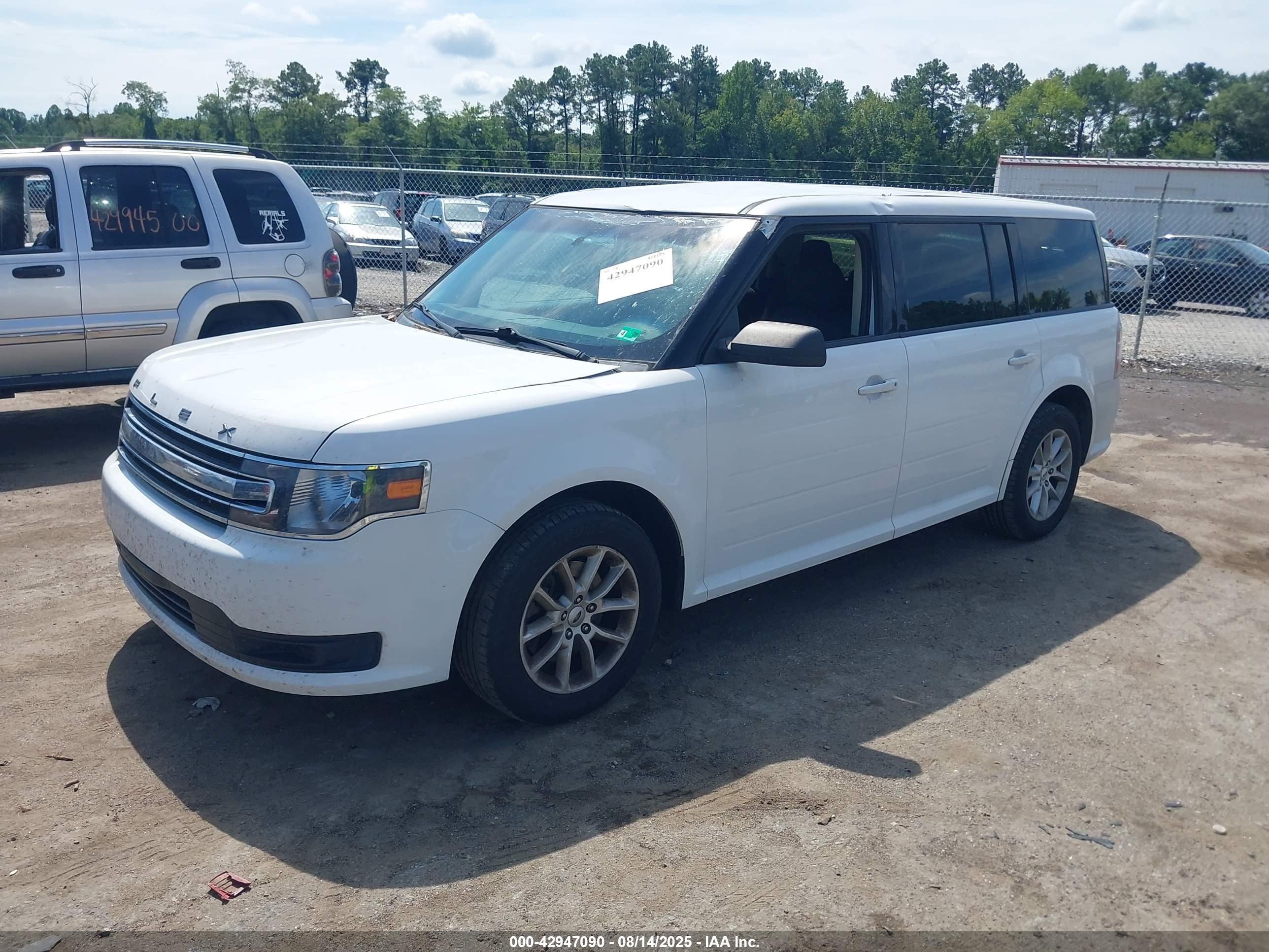 FORD FLEX image 2