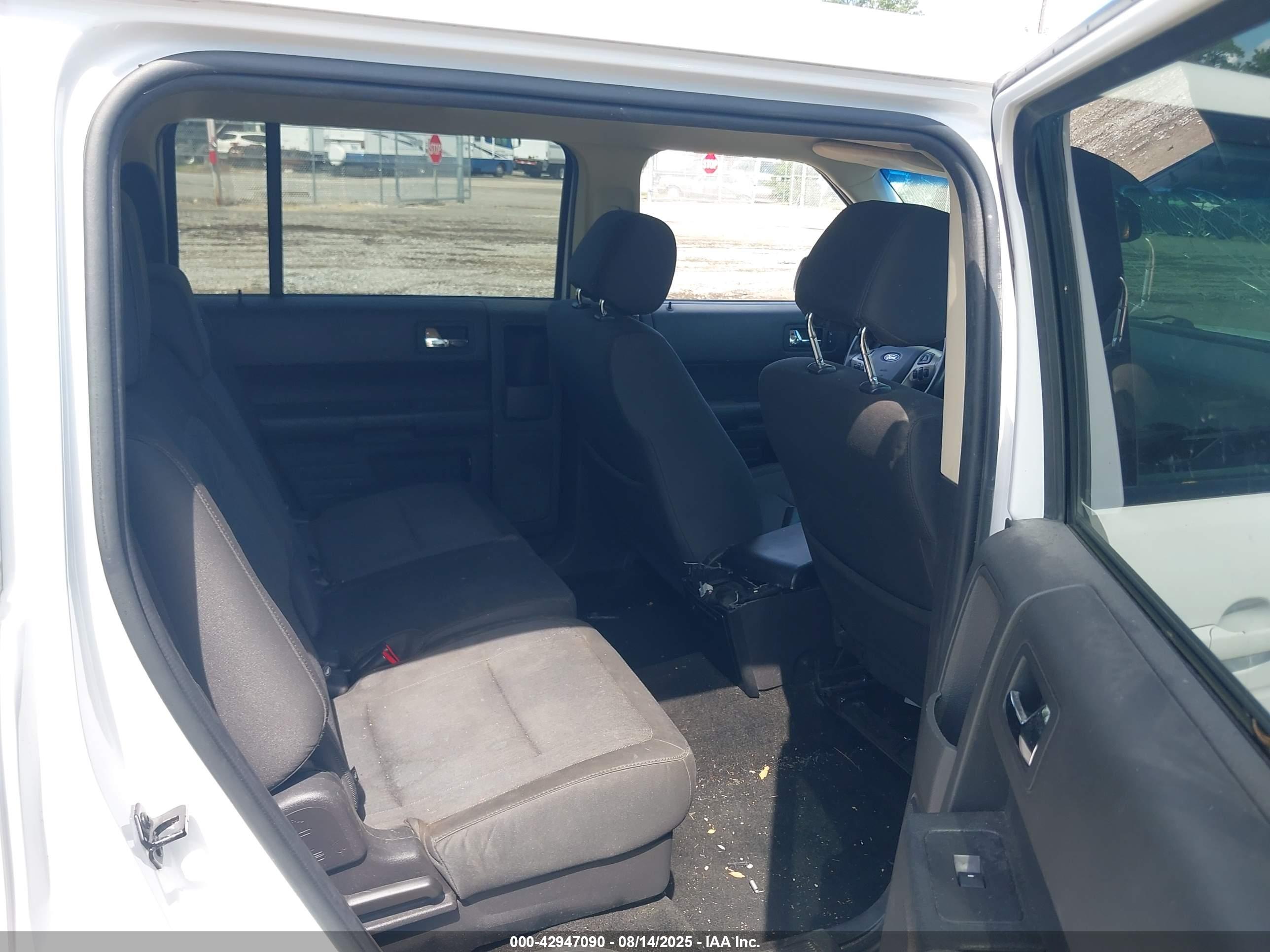 FORD FLEX image 8