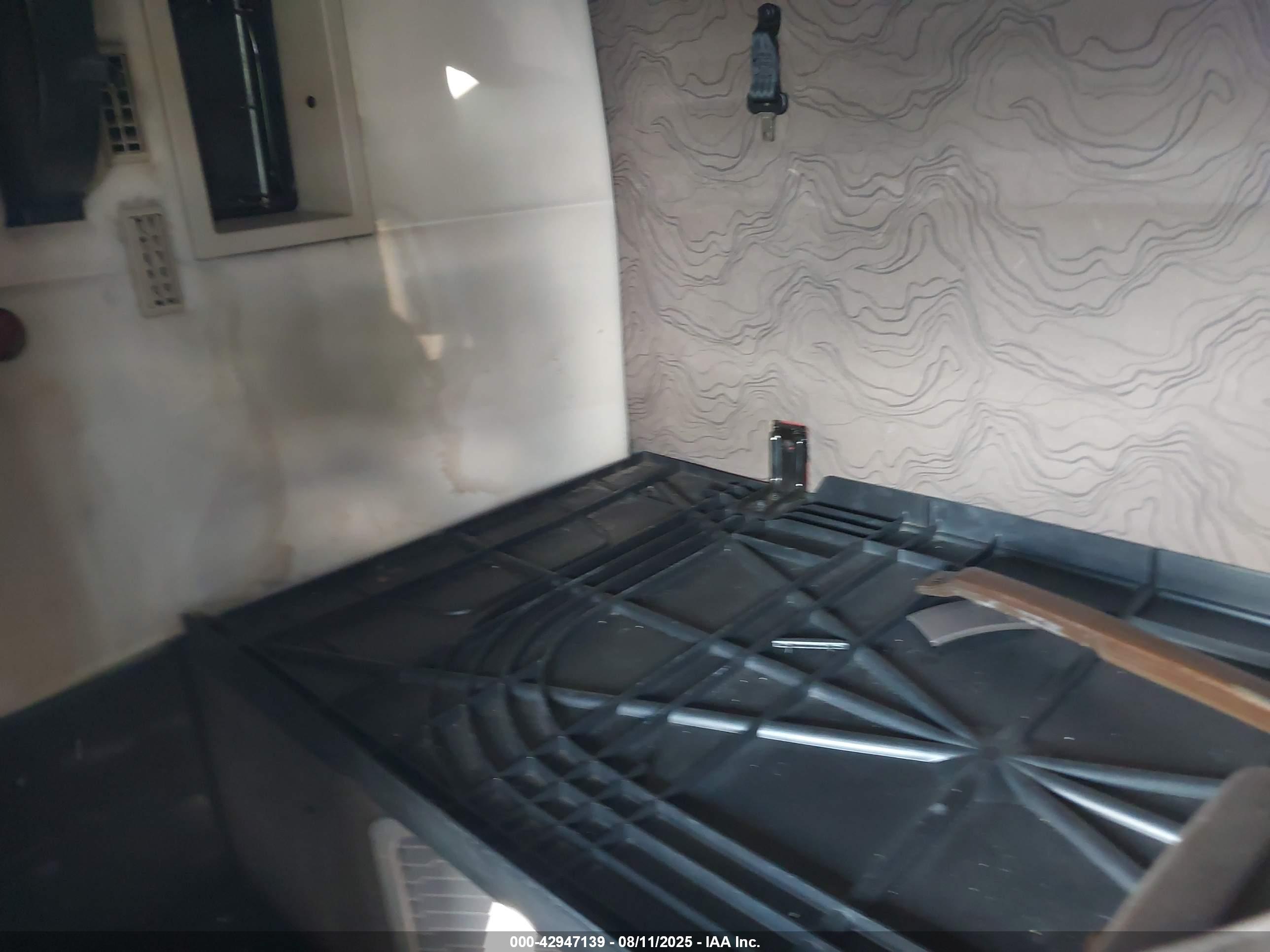 VOLVO VN image 8