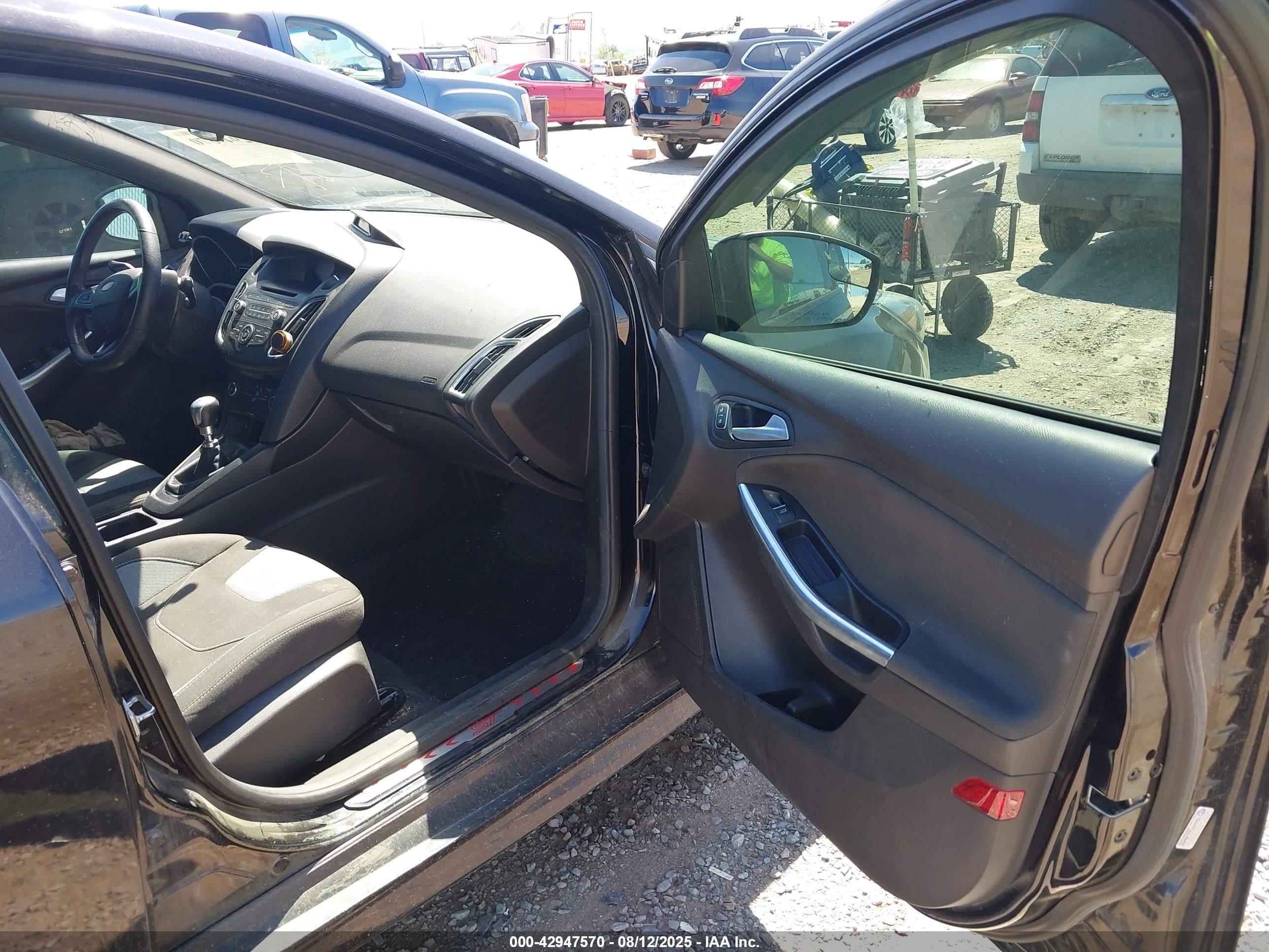 FORD FOCUS image 5