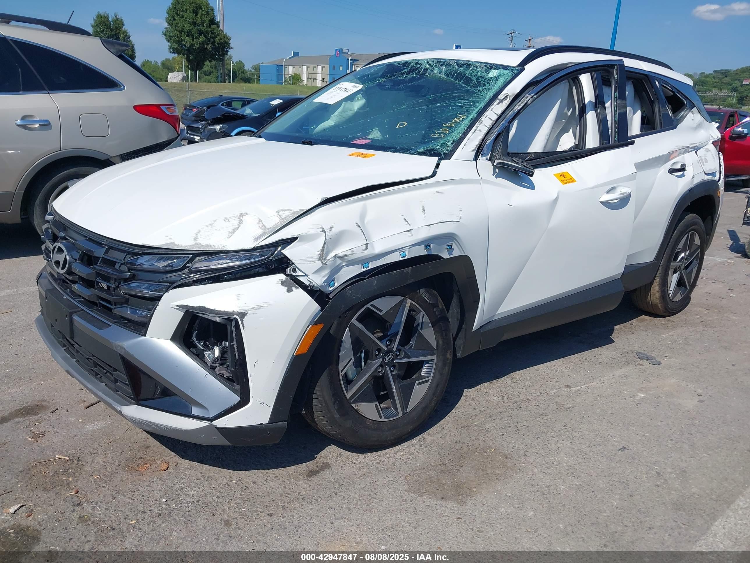 HYUNDAI TUCSON image 2