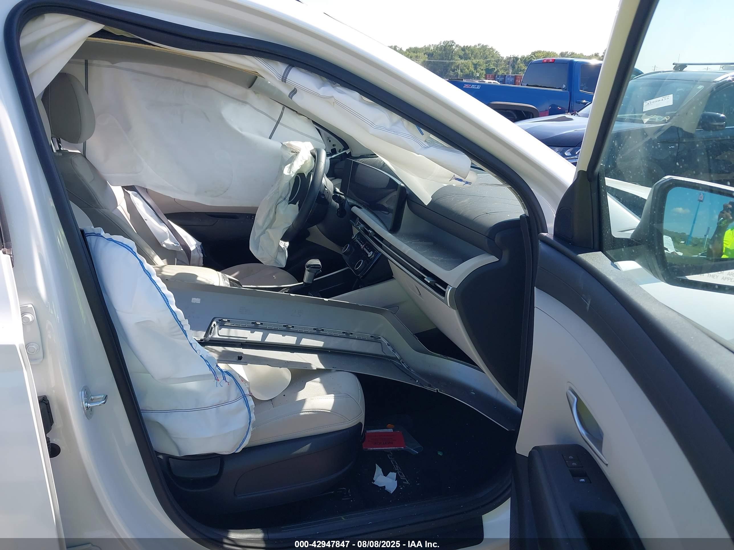 HYUNDAI TUCSON image 5
