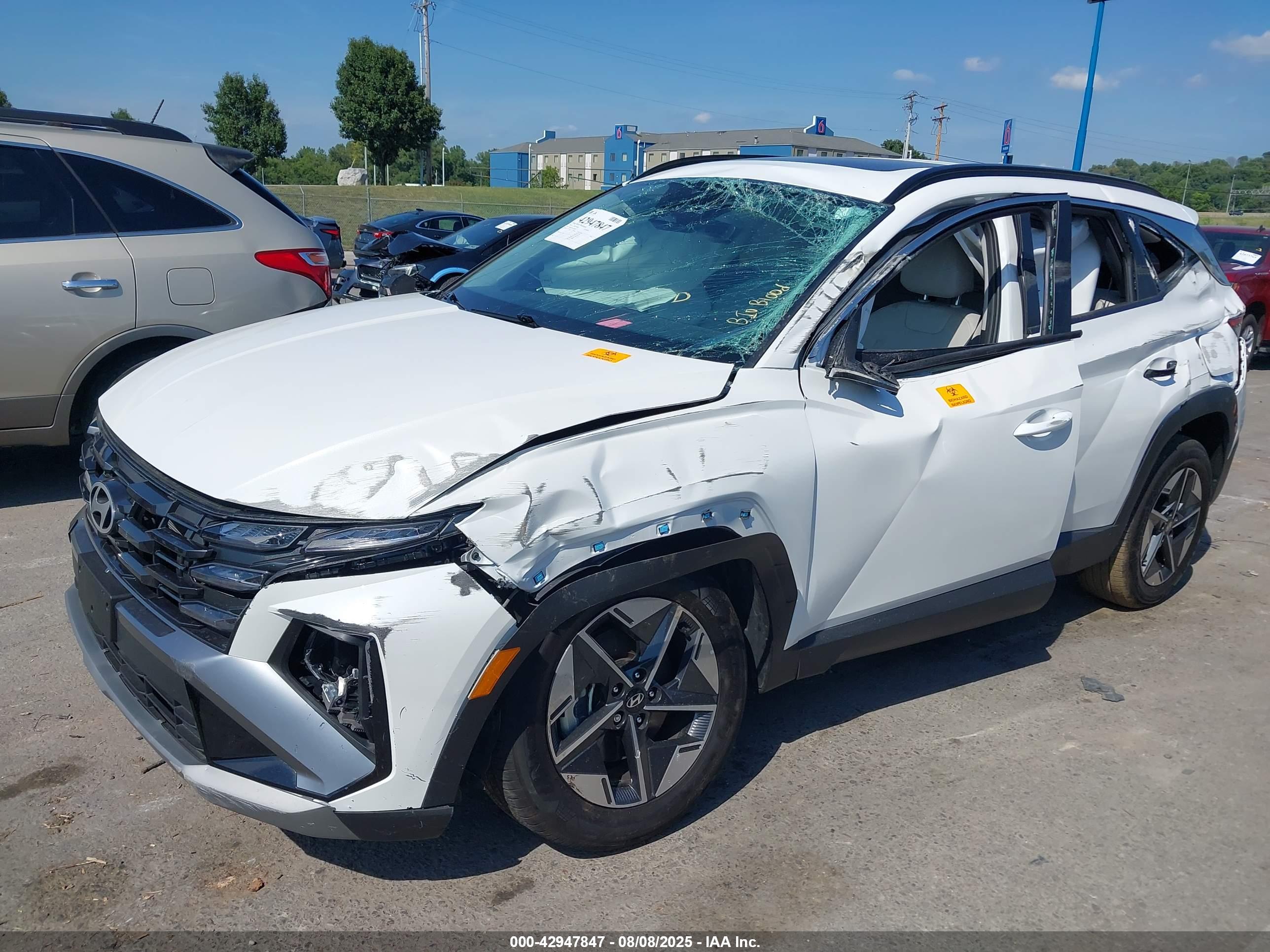 HYUNDAI TUCSON image 6