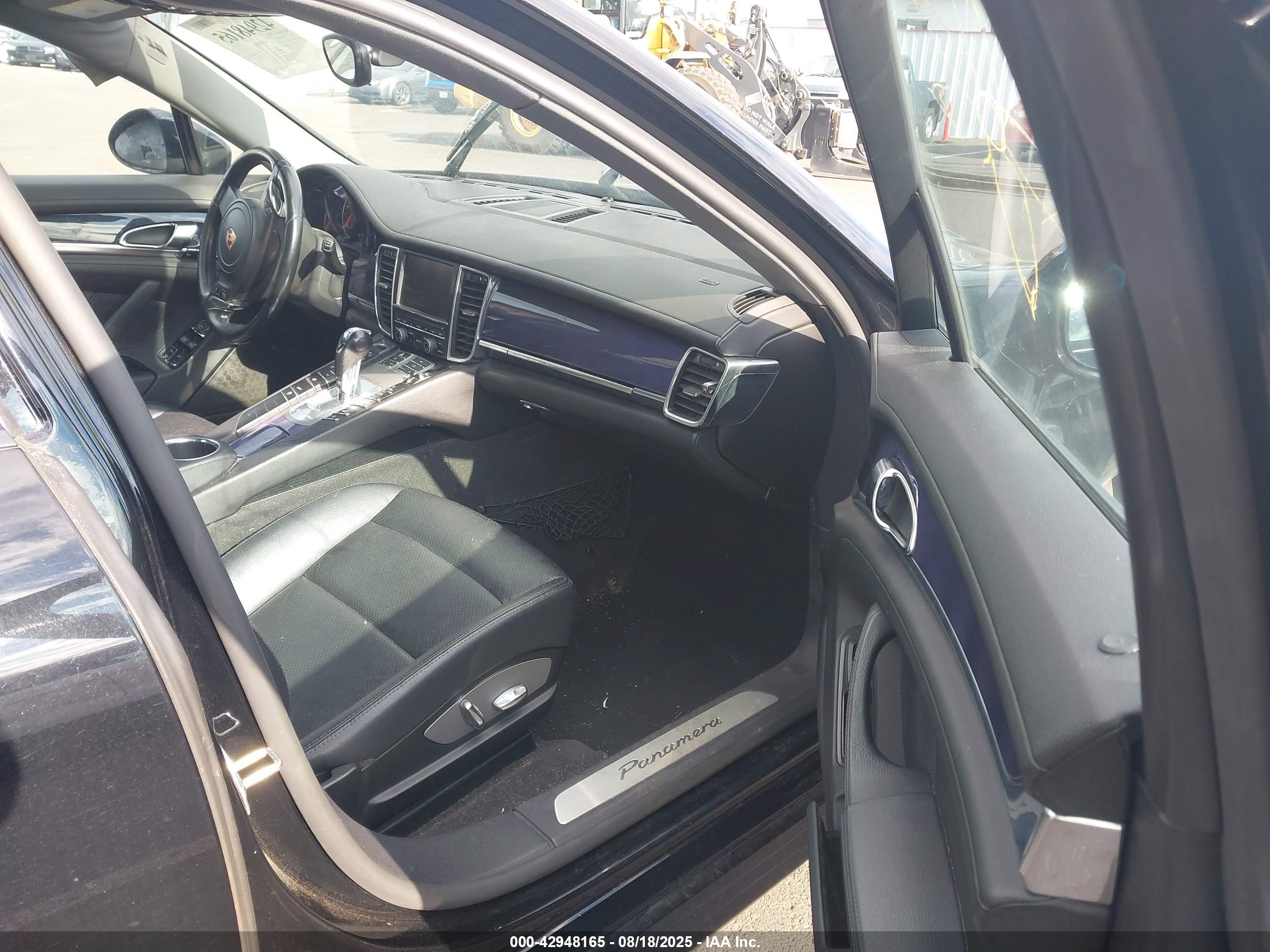 PORSCHE PANAMERA image 5