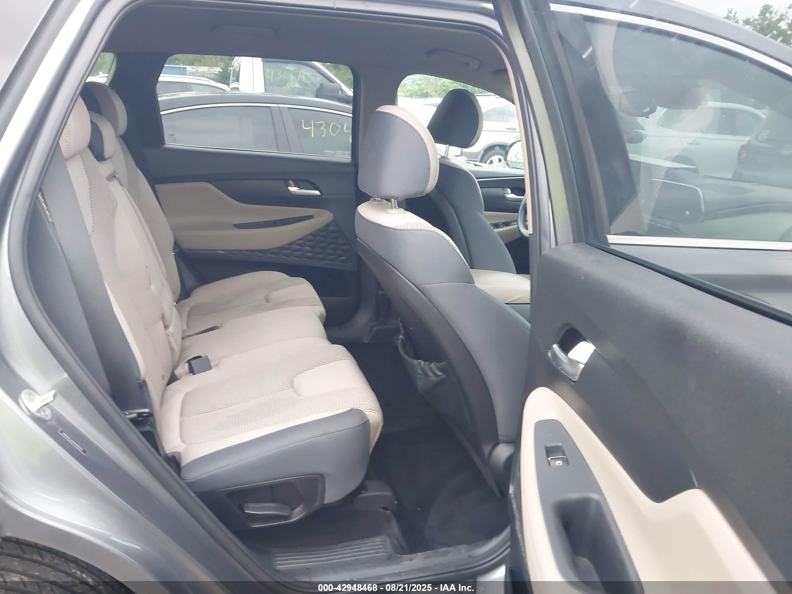 HYUNDAI SANTA image 8