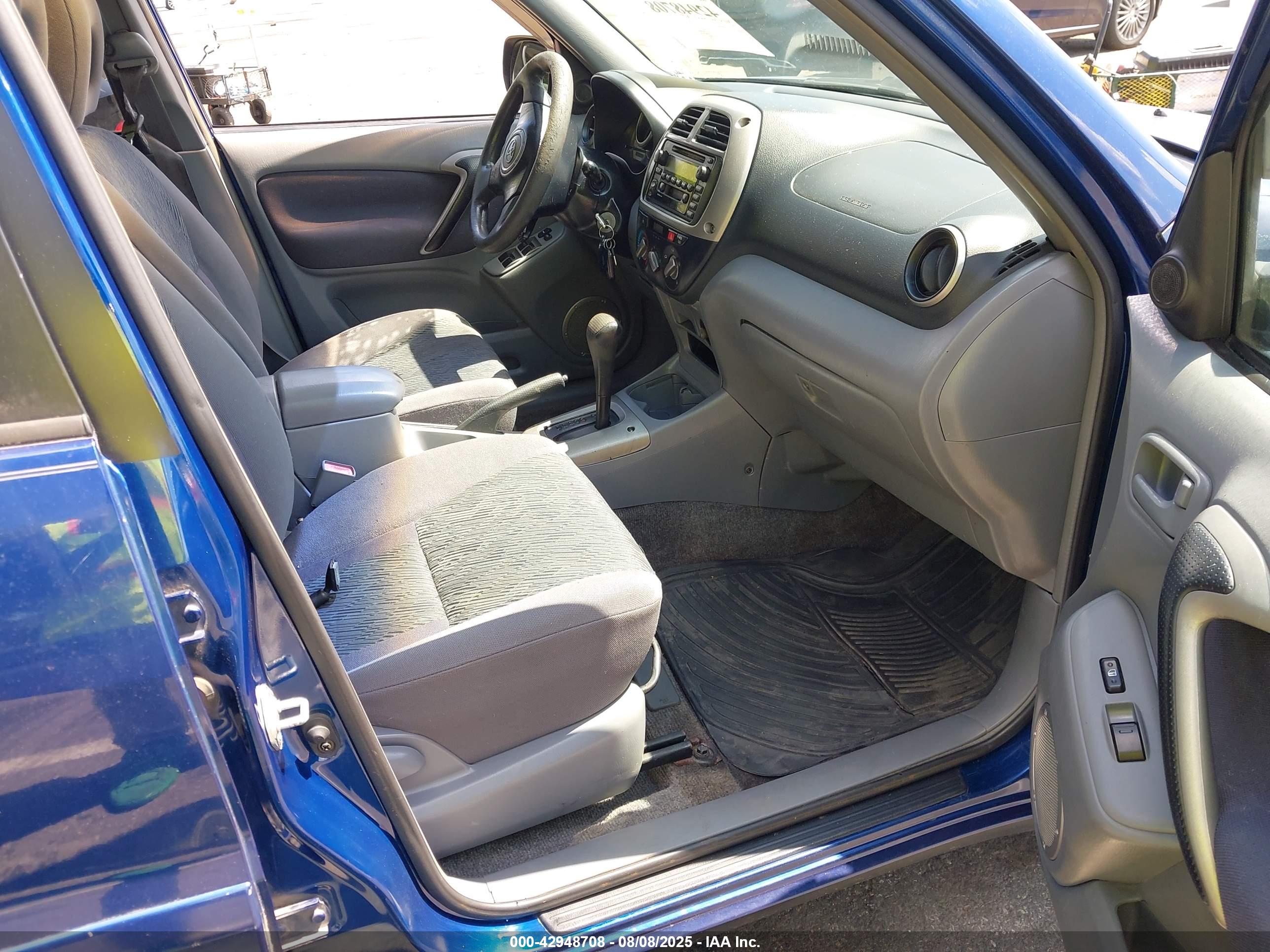 TOYOTA RAV4 image 5