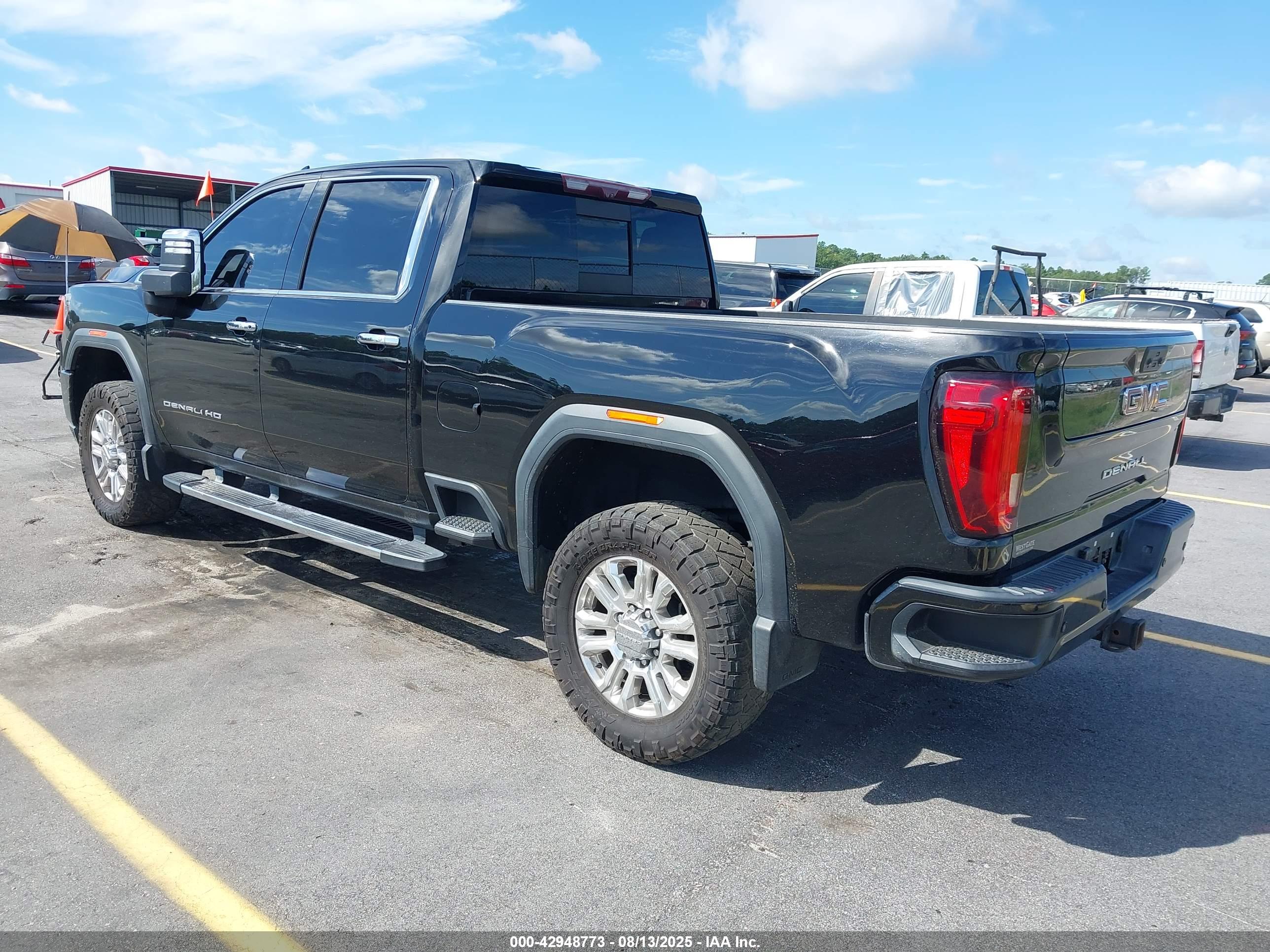 GMC SIERRA image 3