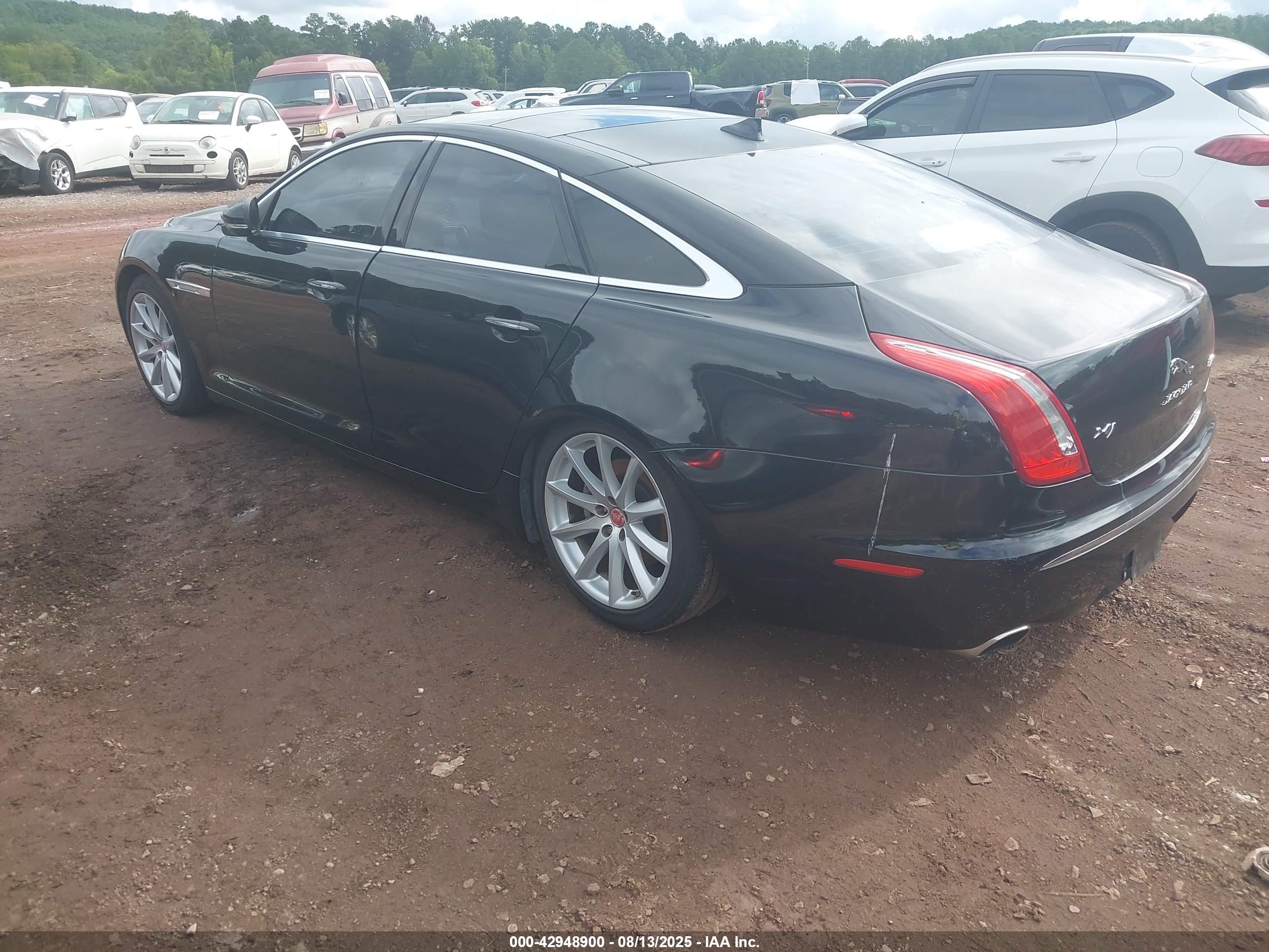 JAGUAR XJ image 3