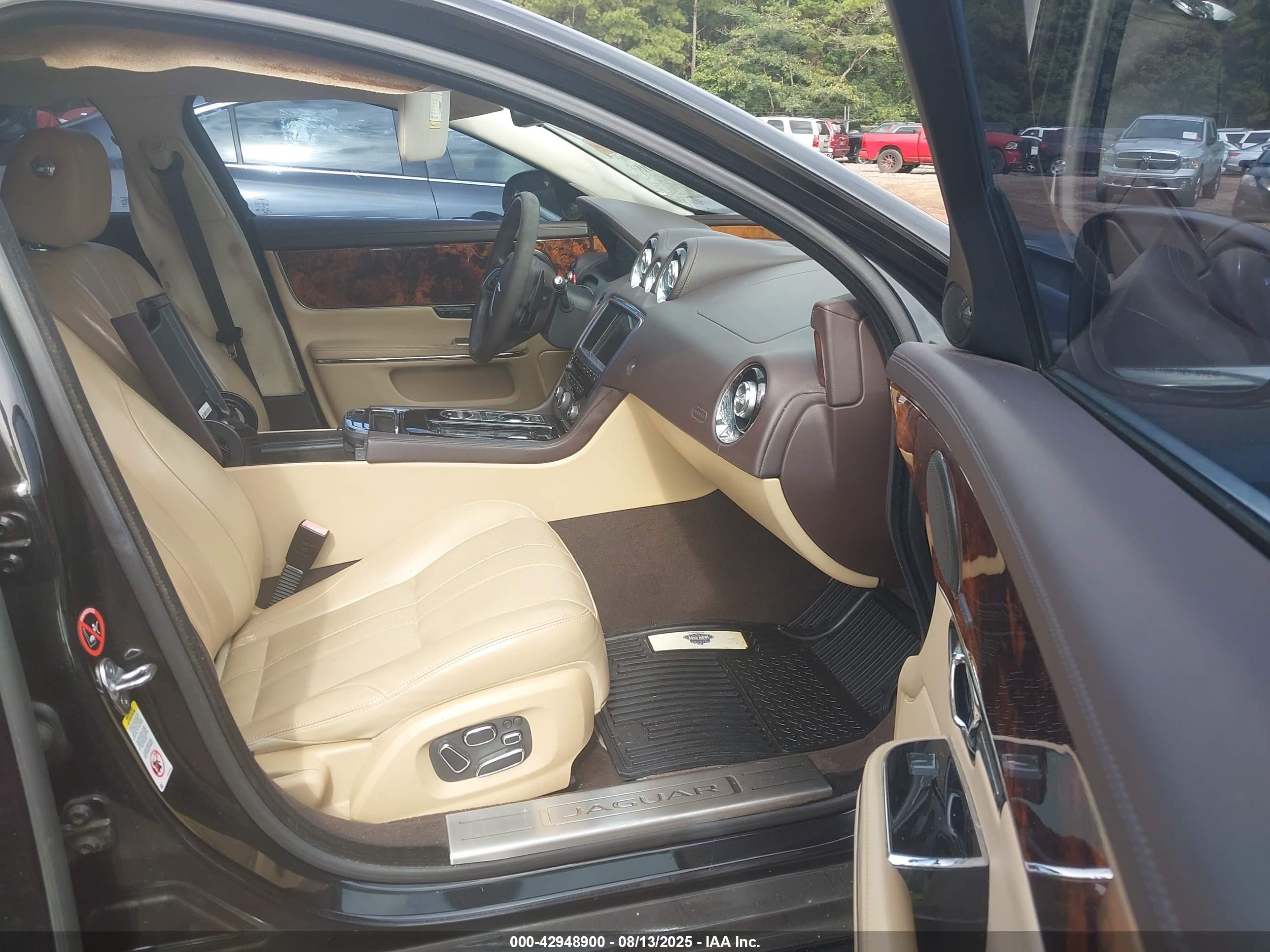JAGUAR XJ image 5