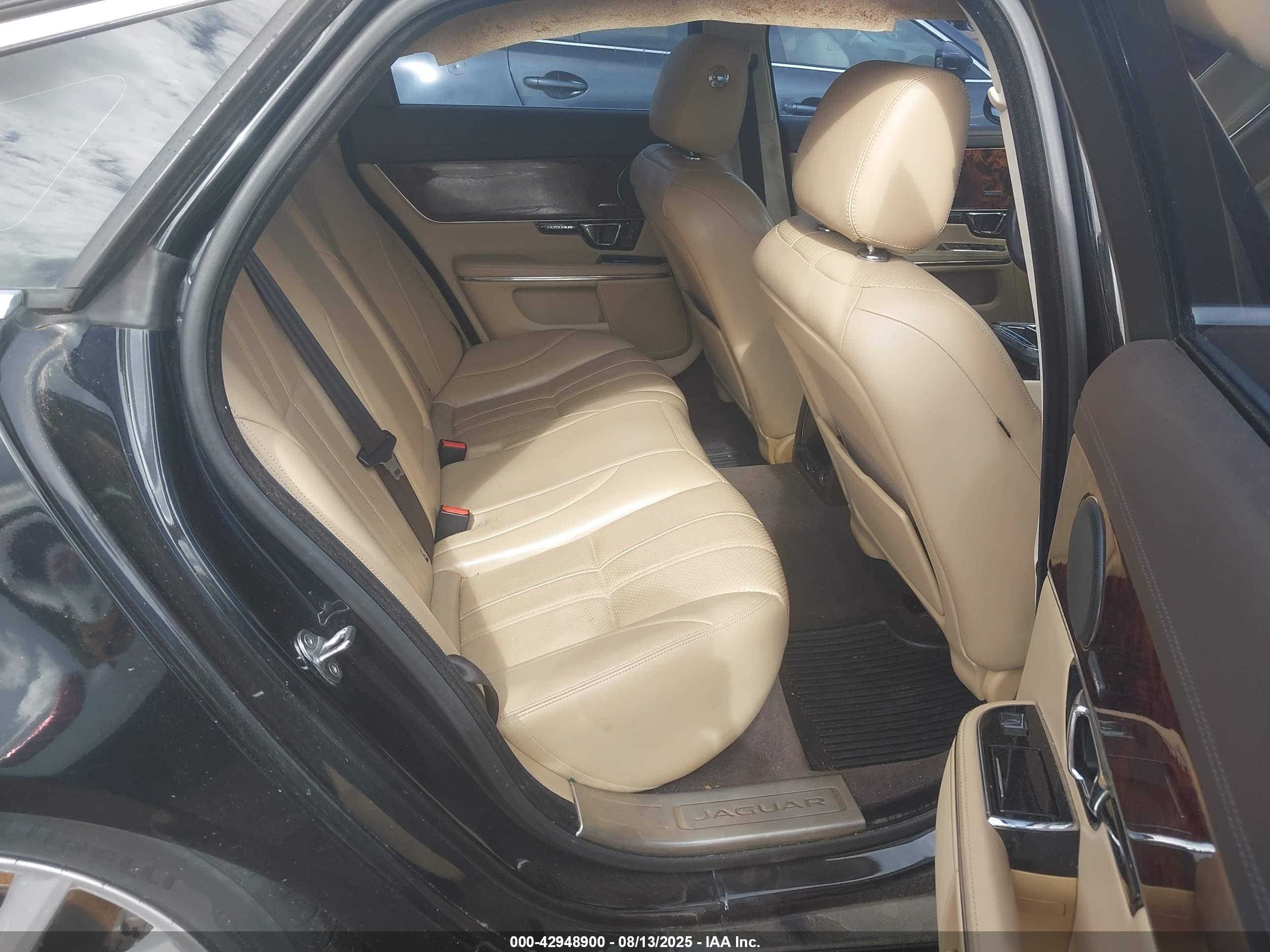 JAGUAR XJ image 8