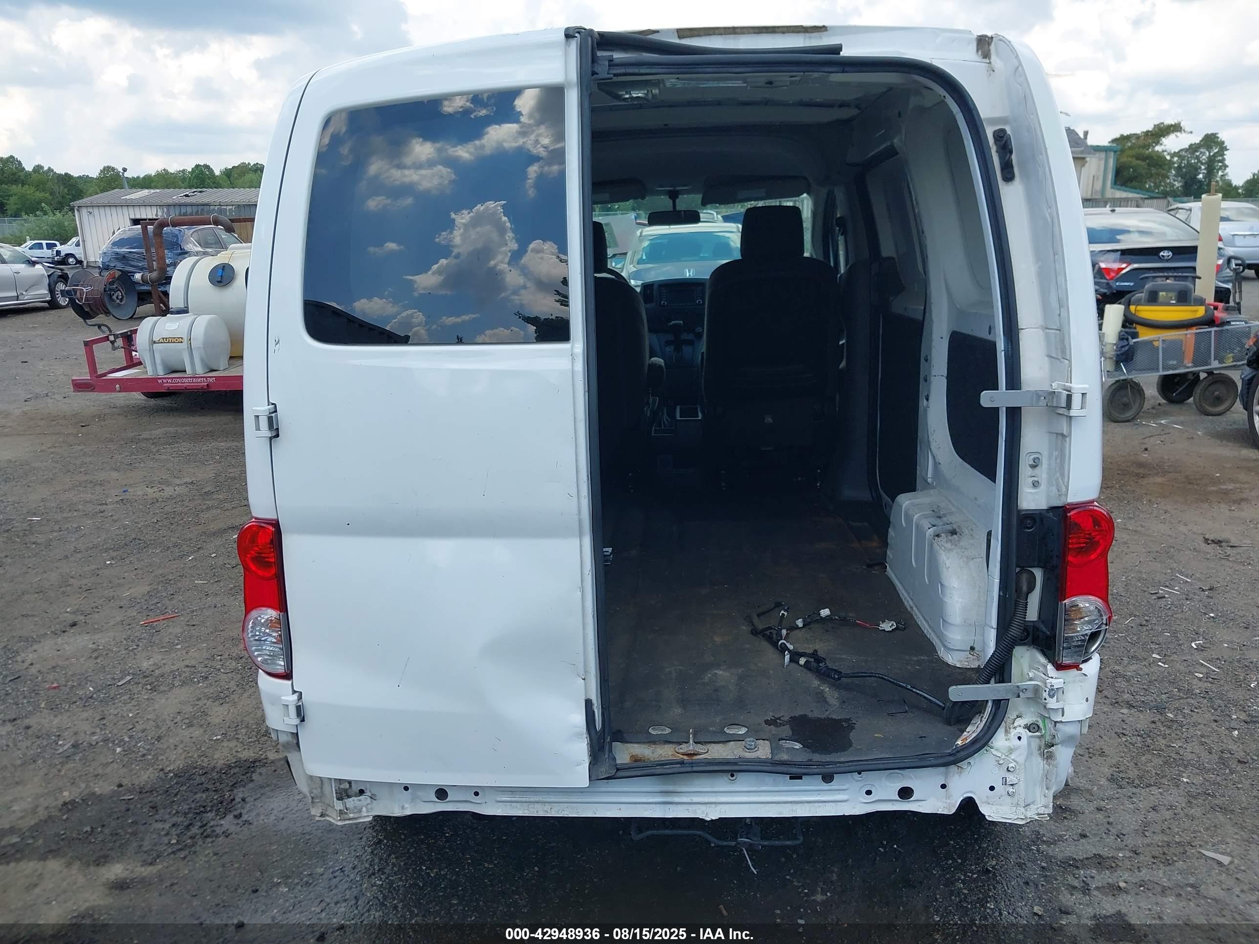 NISSAN NV200 image 6