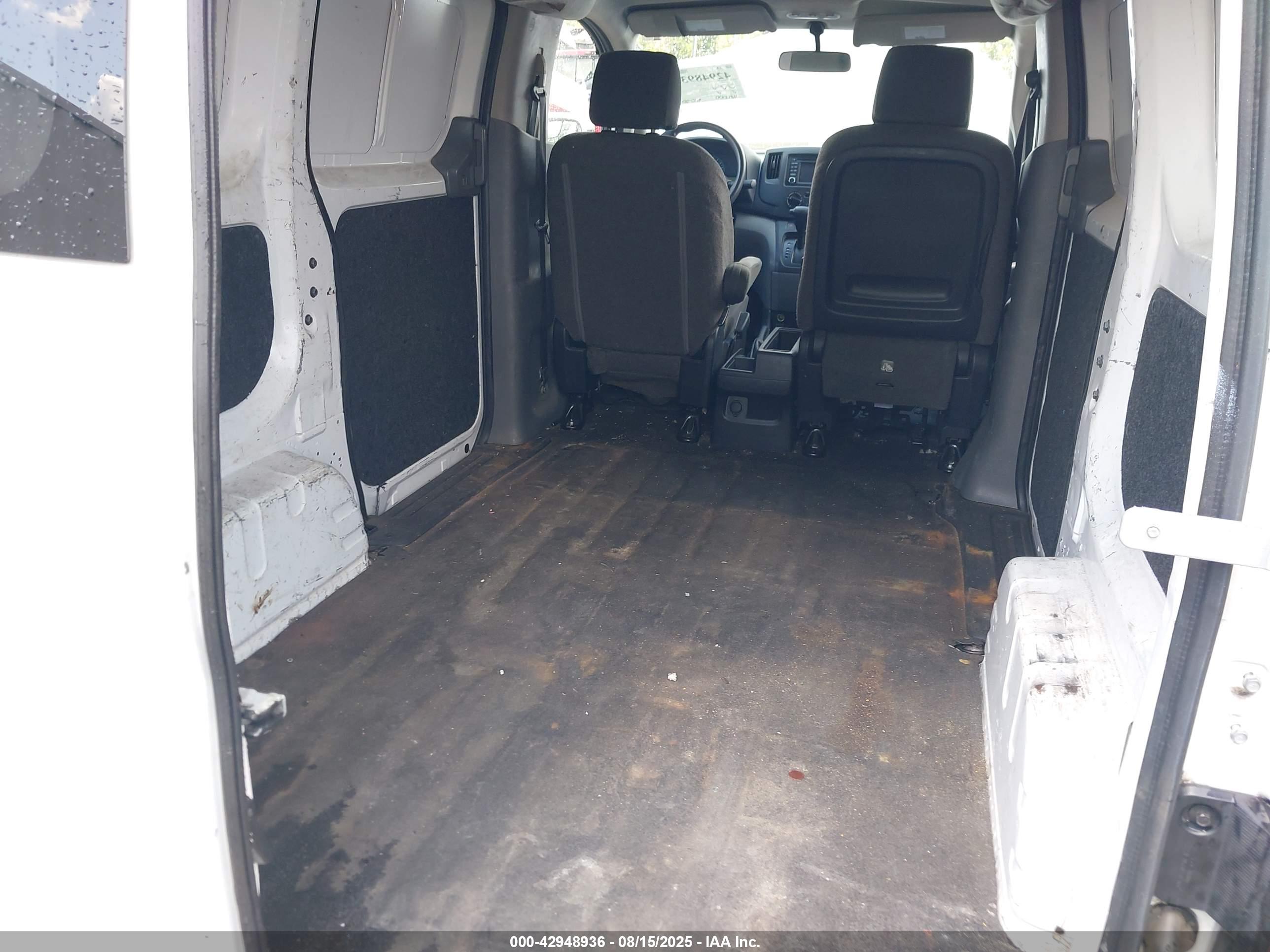 NISSAN NV200 image 8