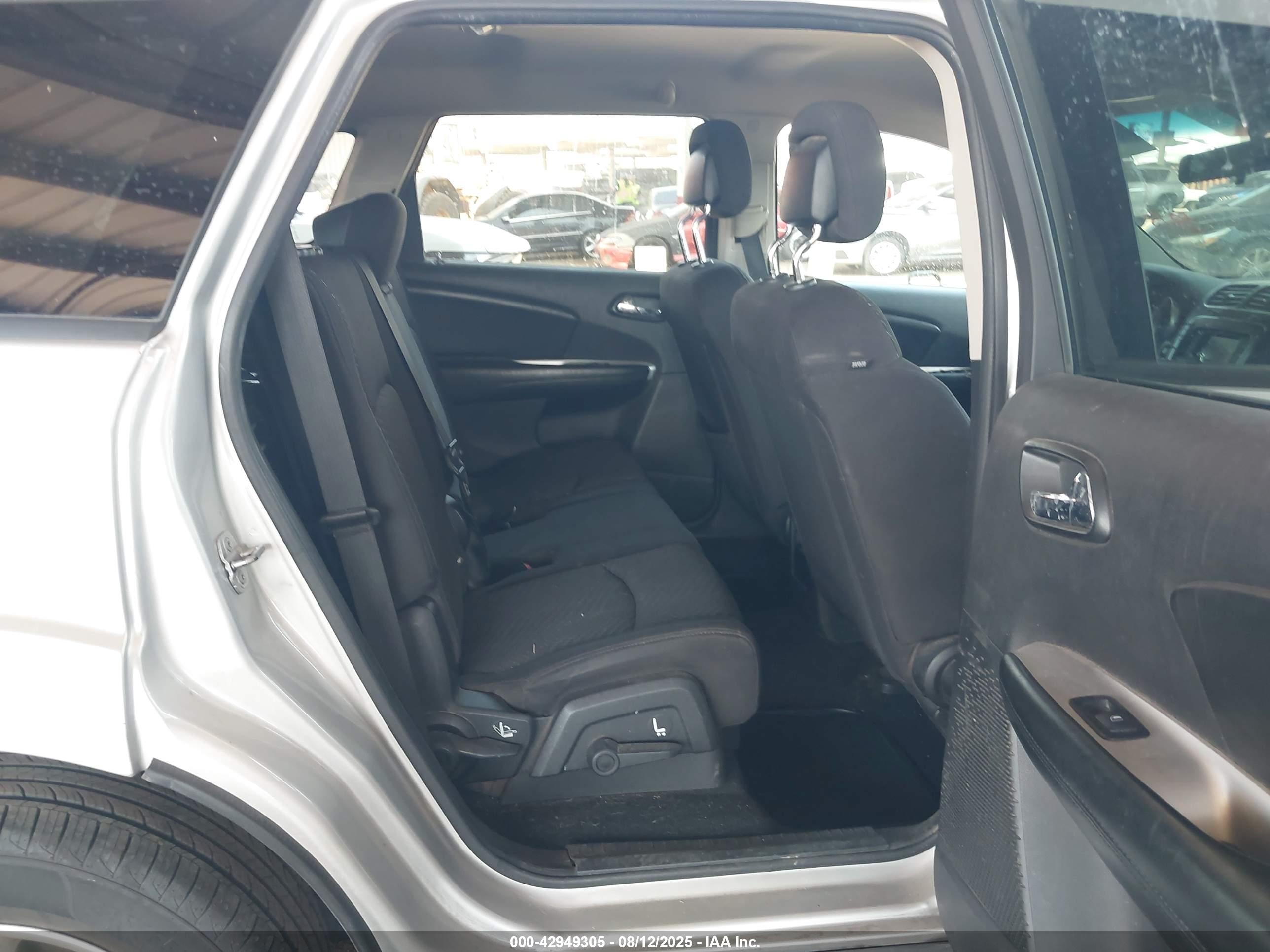 DODGE JOURNEY image 8