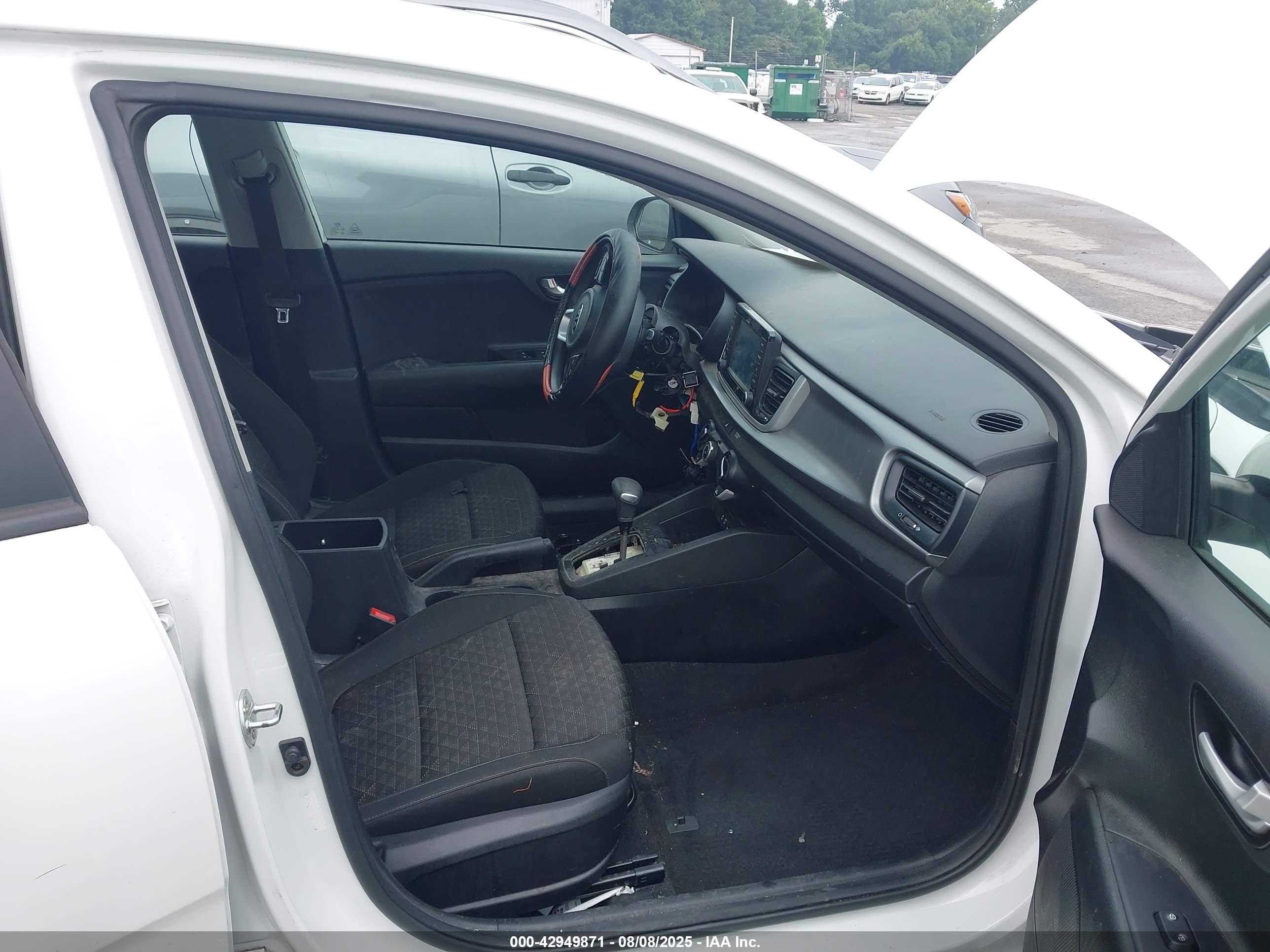 KIA RIO image 5