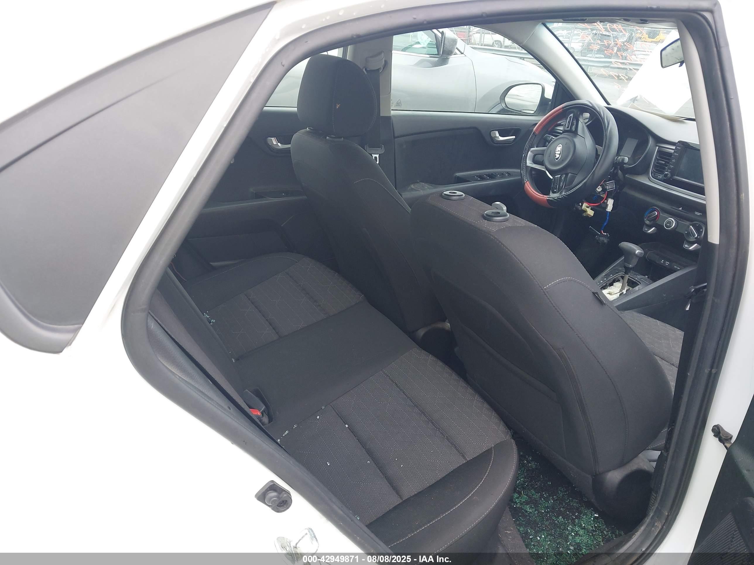 KIA RIO image 8