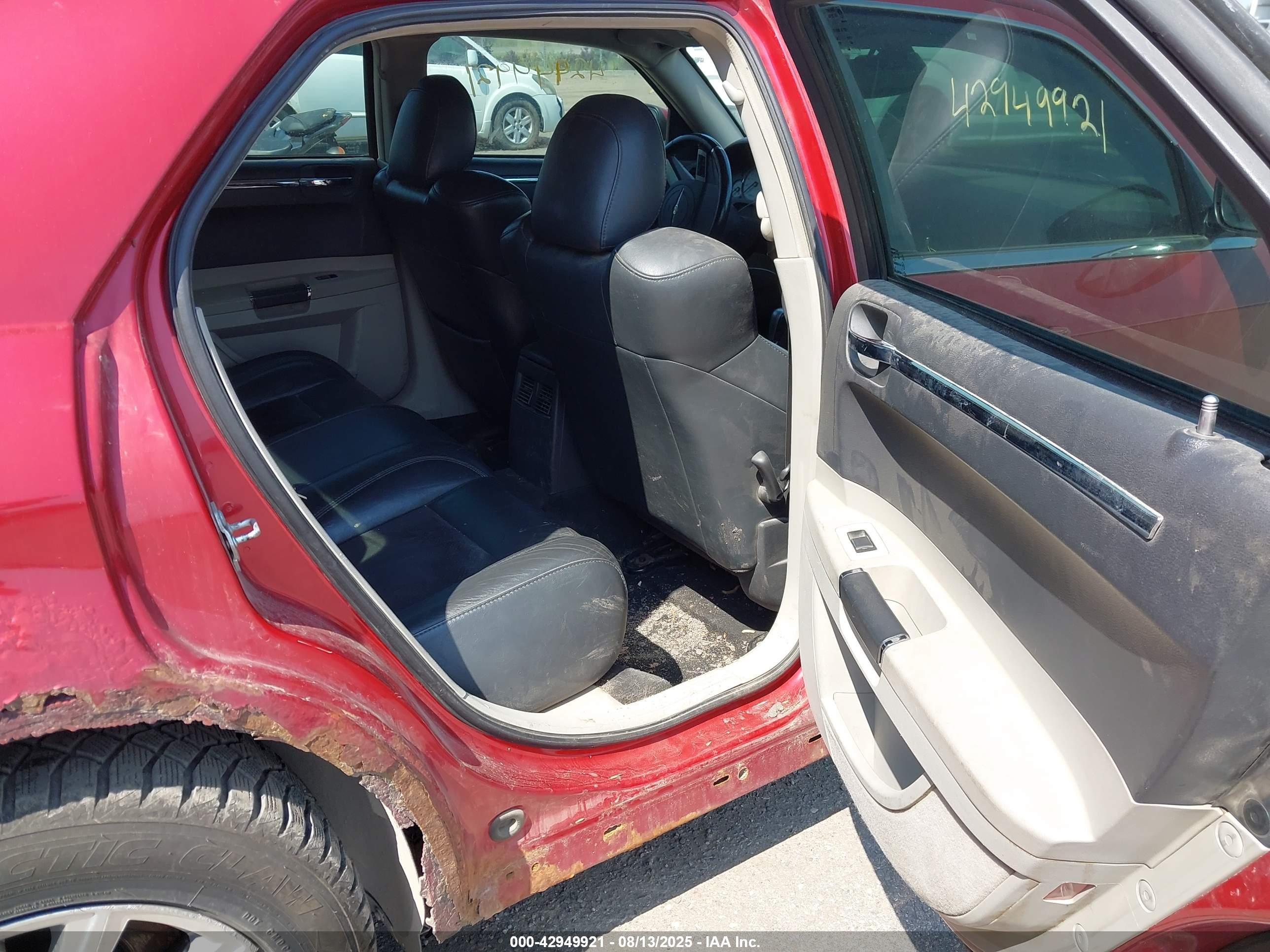 CHRYSLER 300C image 8