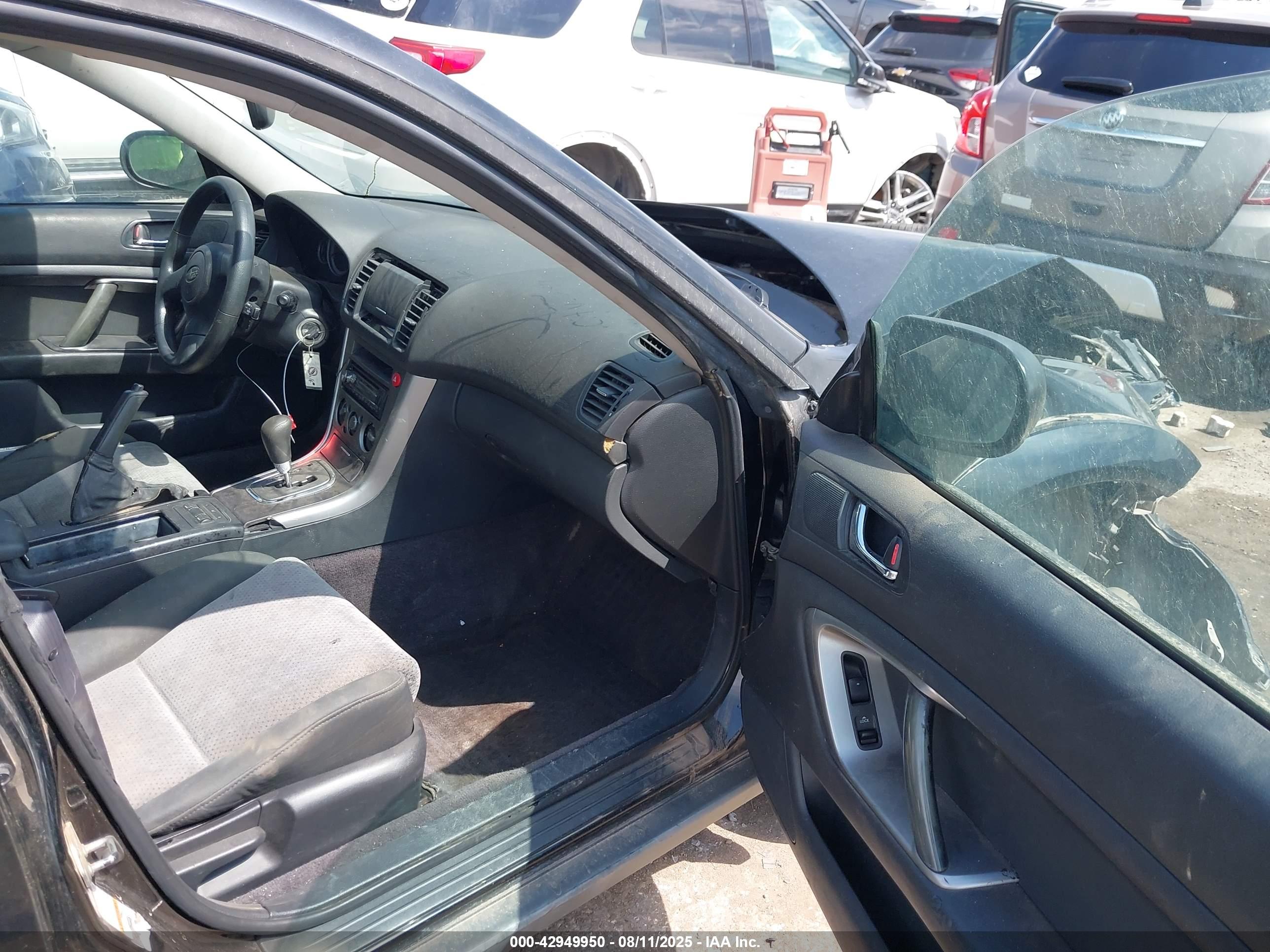 SUBARU OUTBACK image 5