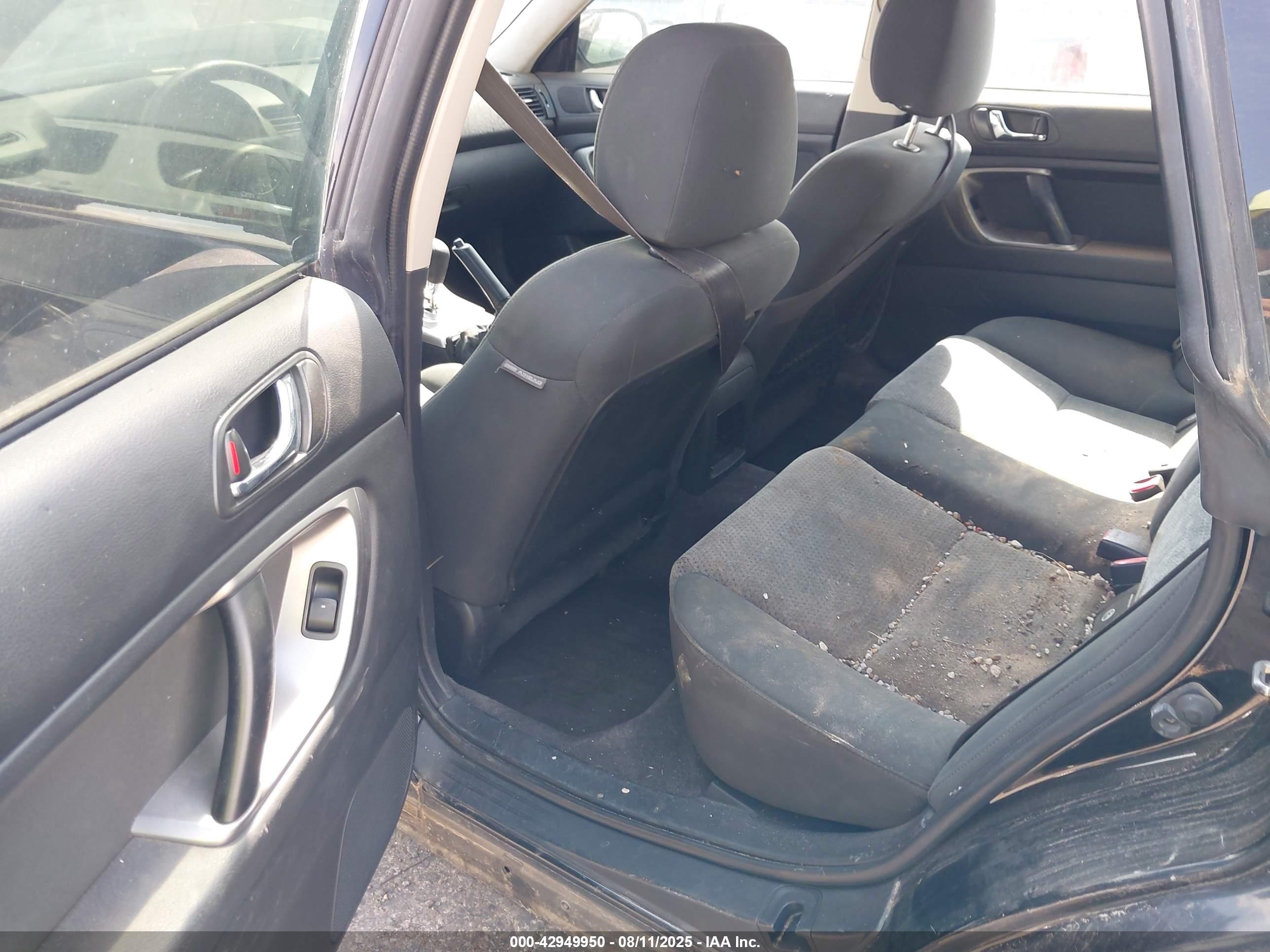 SUBARU OUTBACK image 8