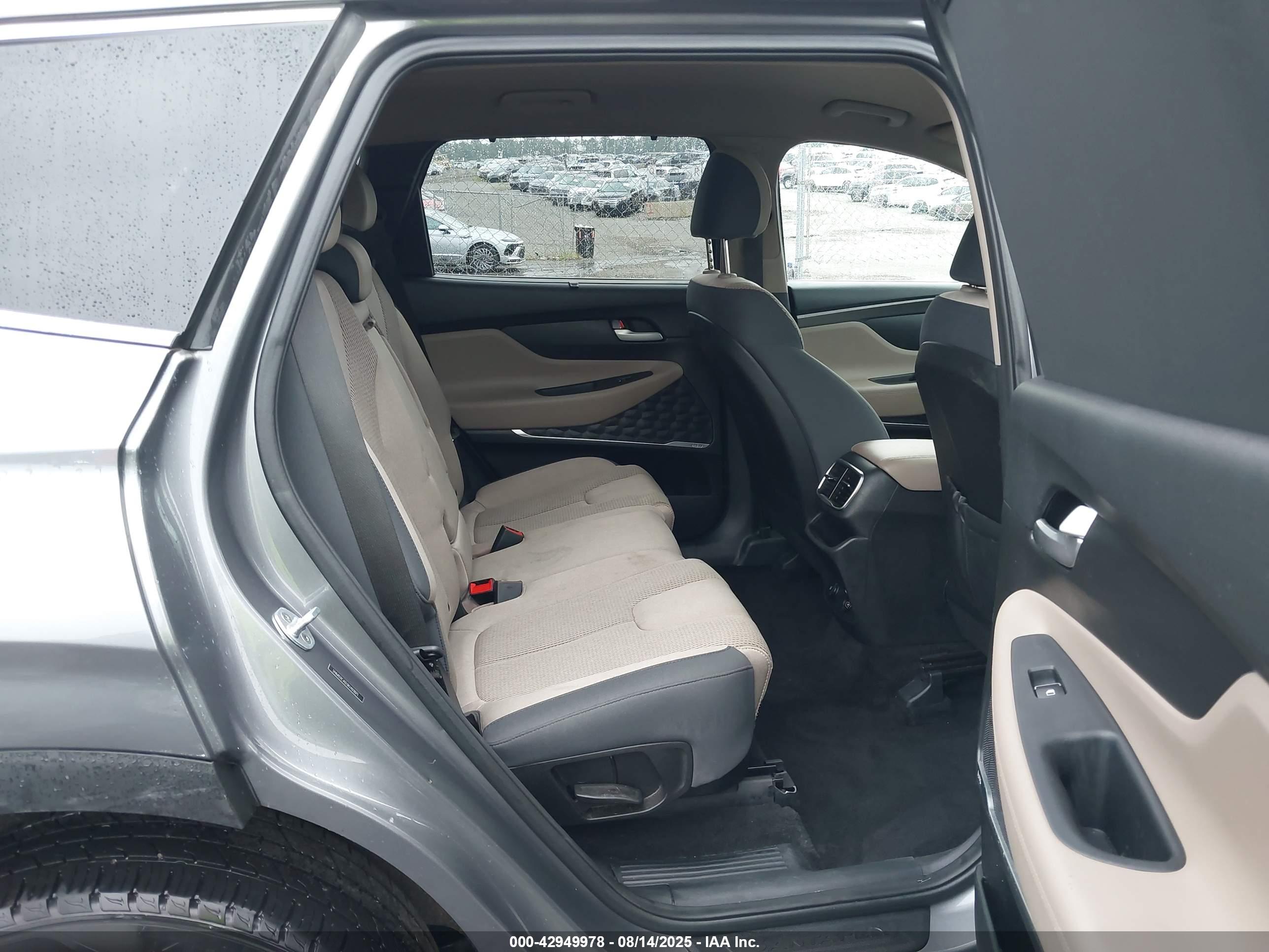 HYUNDAI SANTA image 8