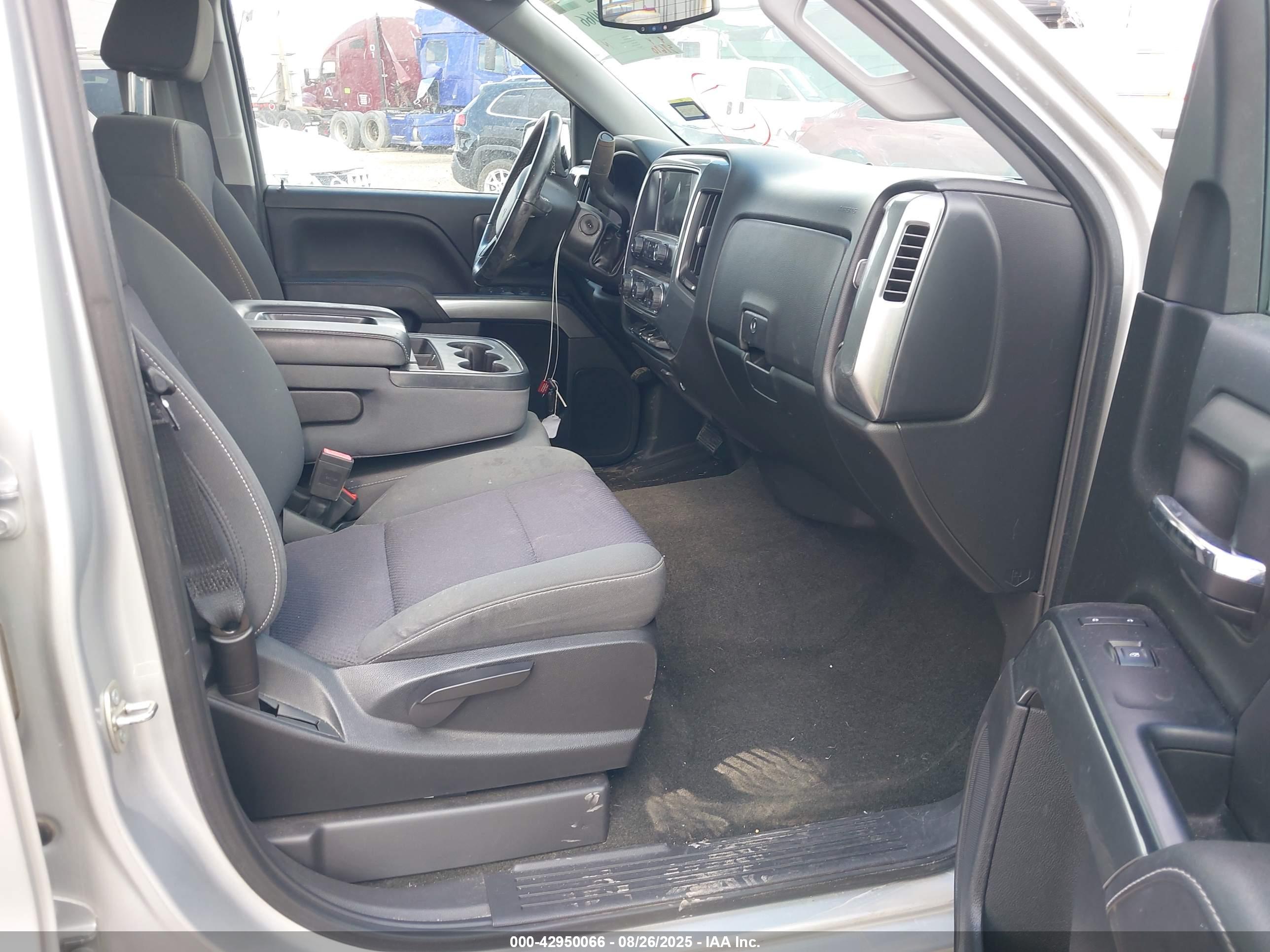 CHEVROLET SILVERADO image 5