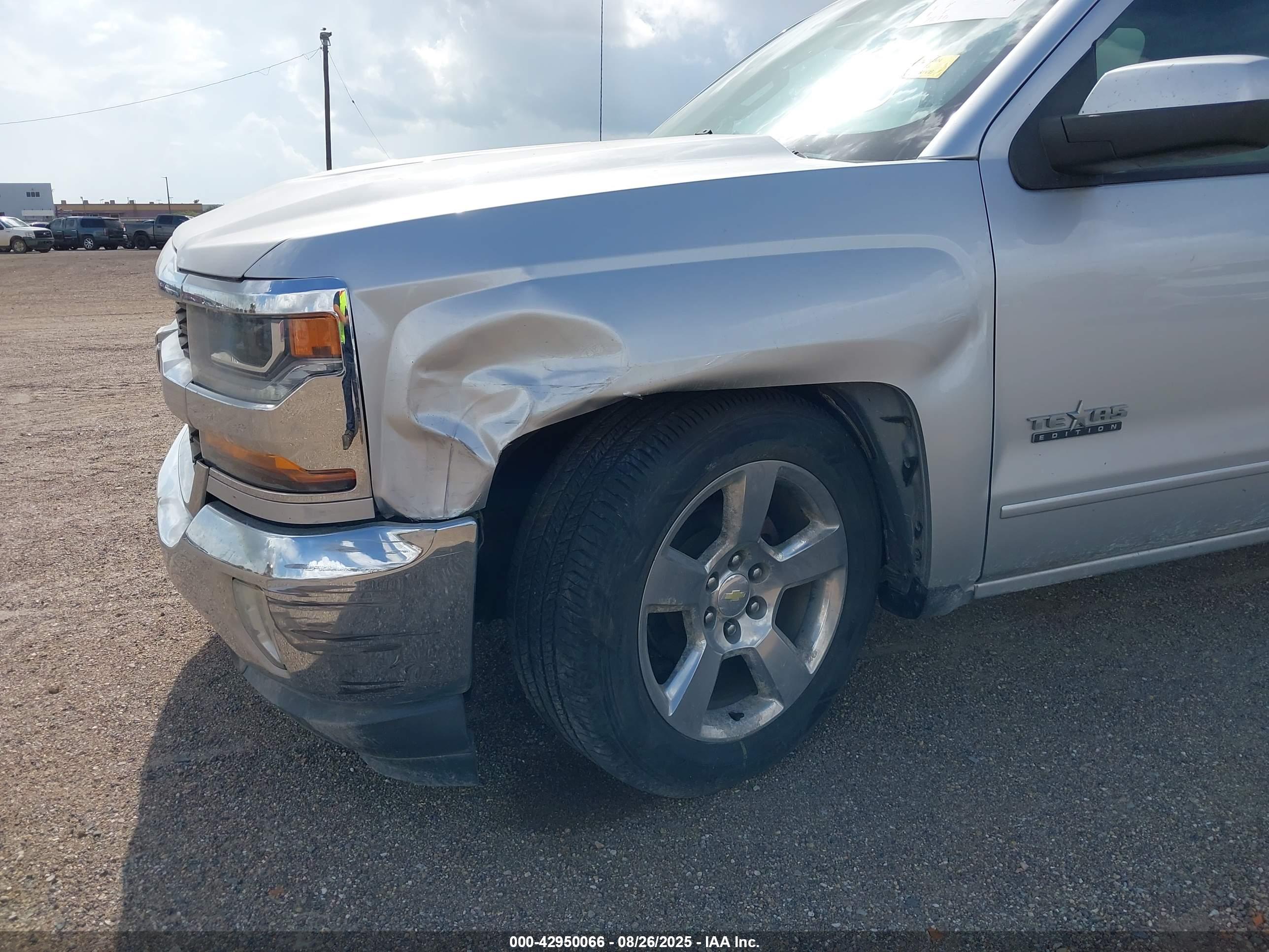 CHEVROLET SILVERADO image 6