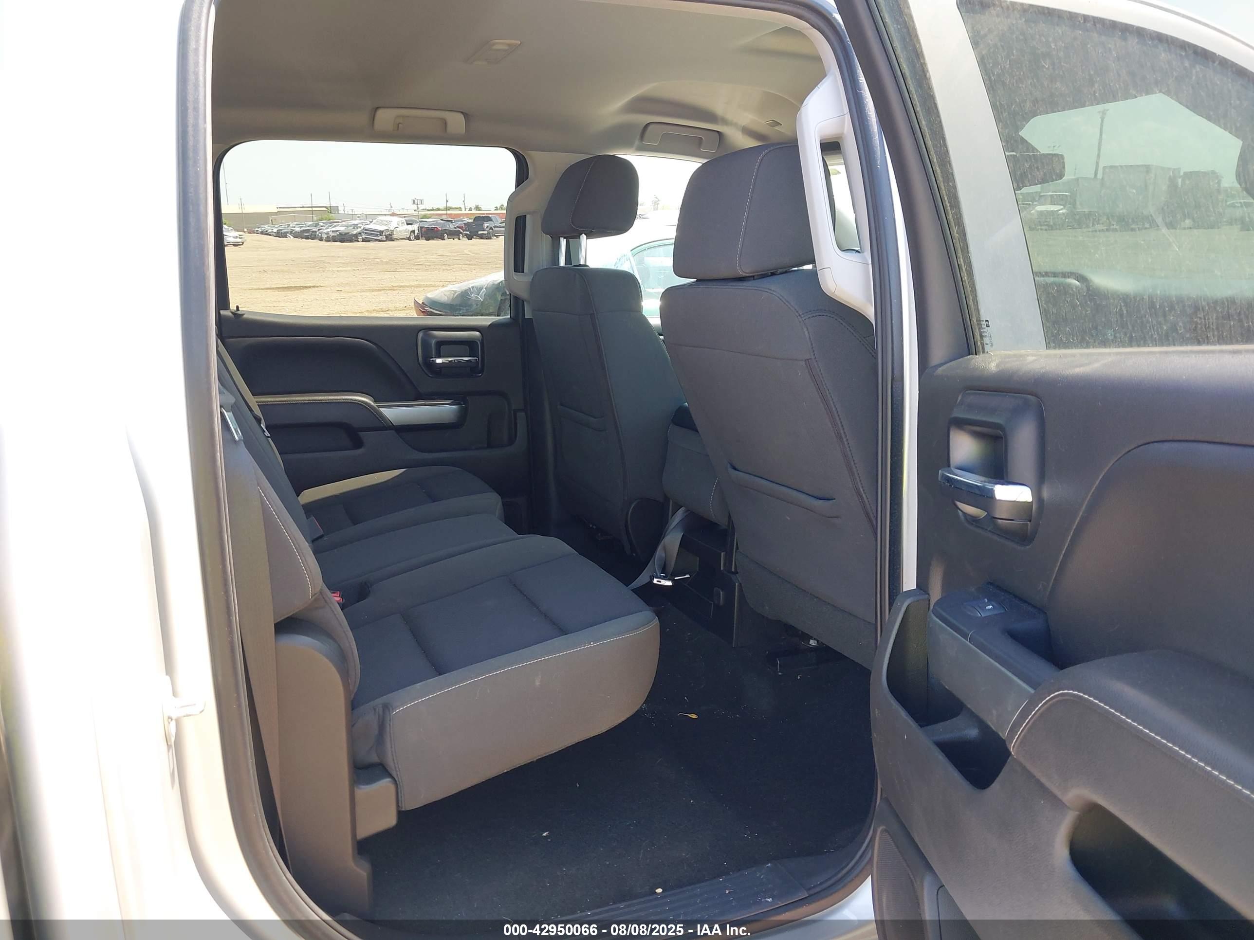 CHEVROLET SILVERADO image 8