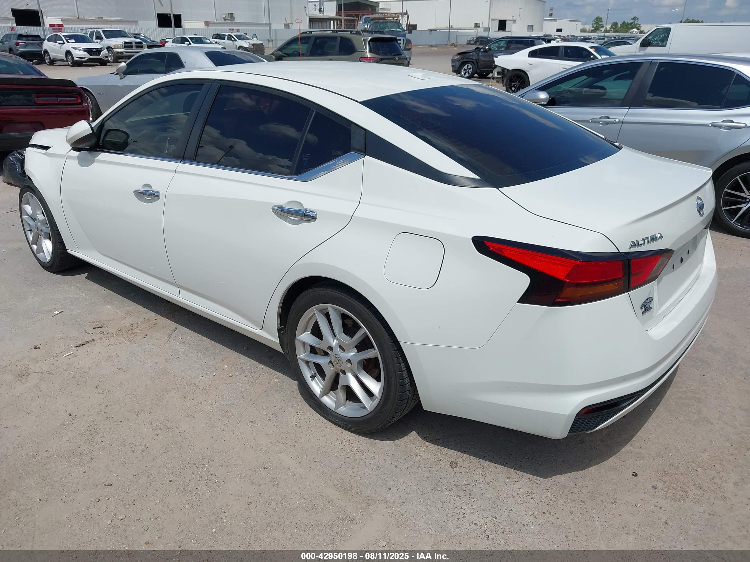 NISSAN ALTIMA image 3