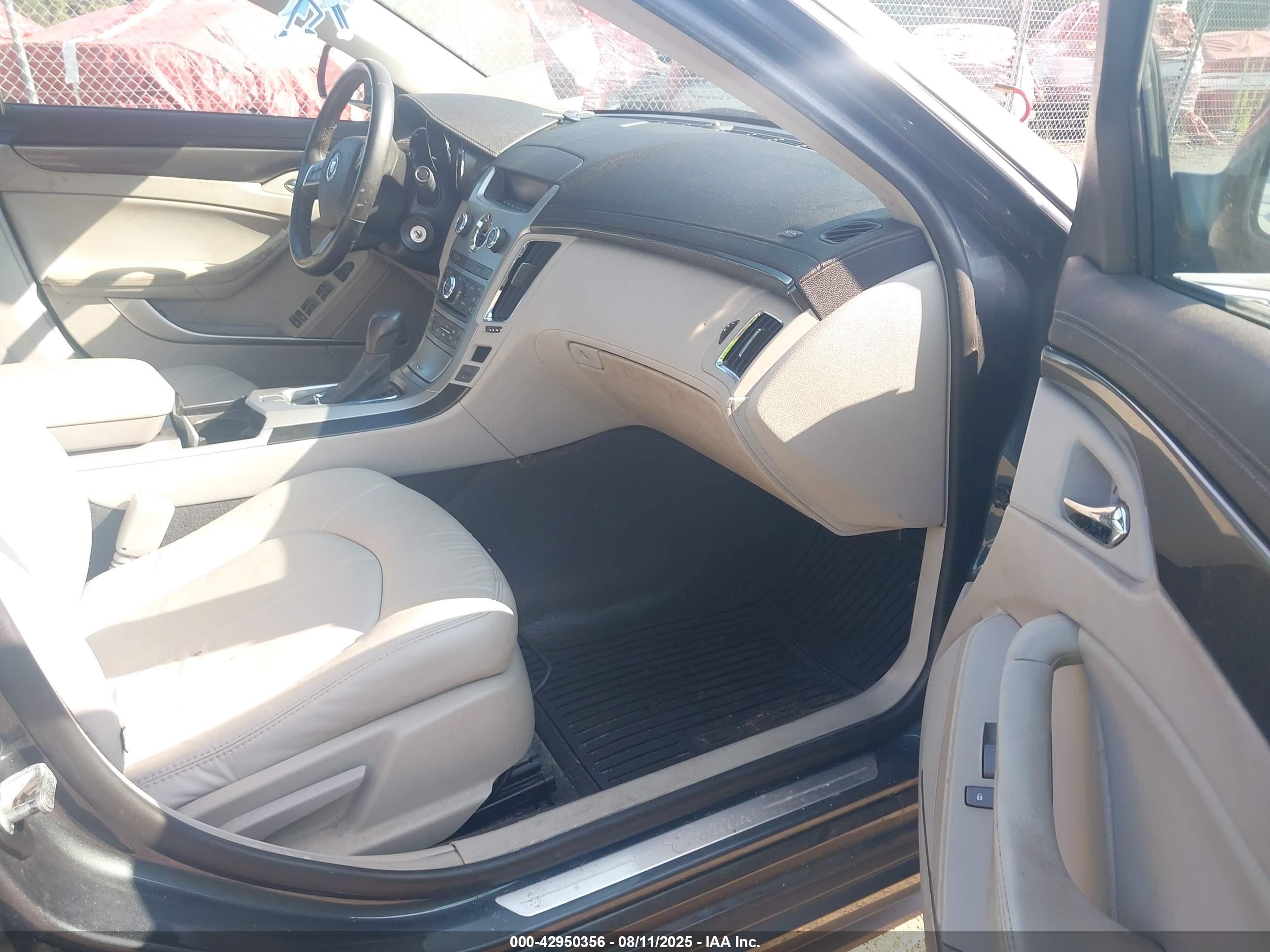 CADILLAC CTS image 5