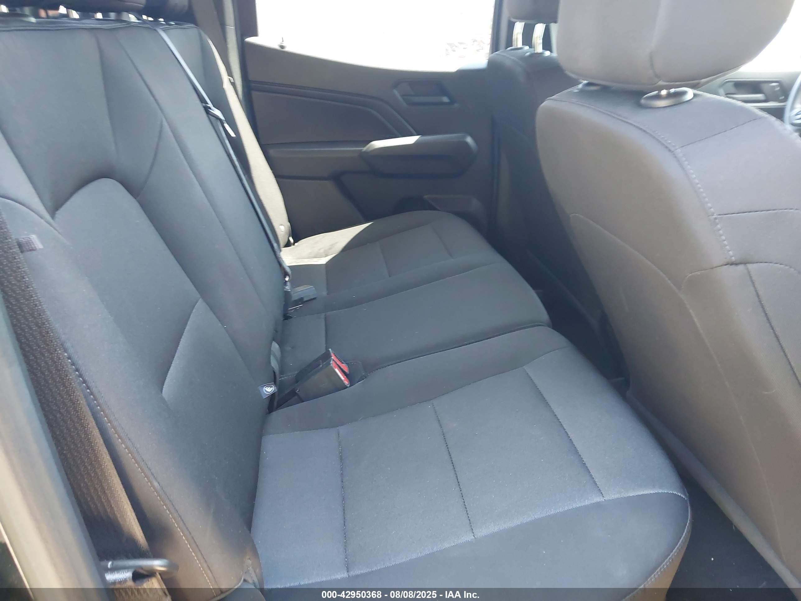 CHEVROLET COLORADO image 8