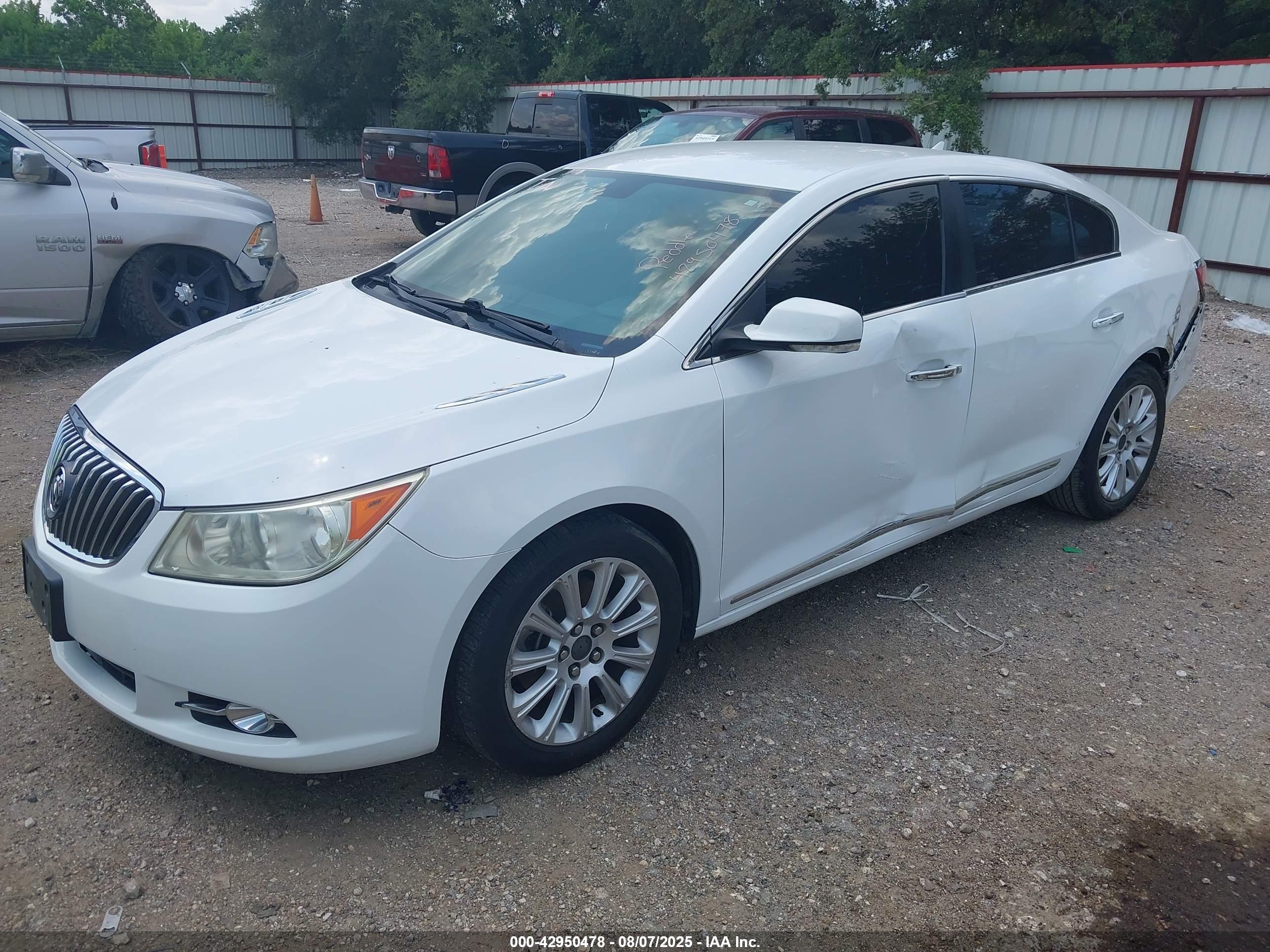 BUICK LACROSSE image 2
