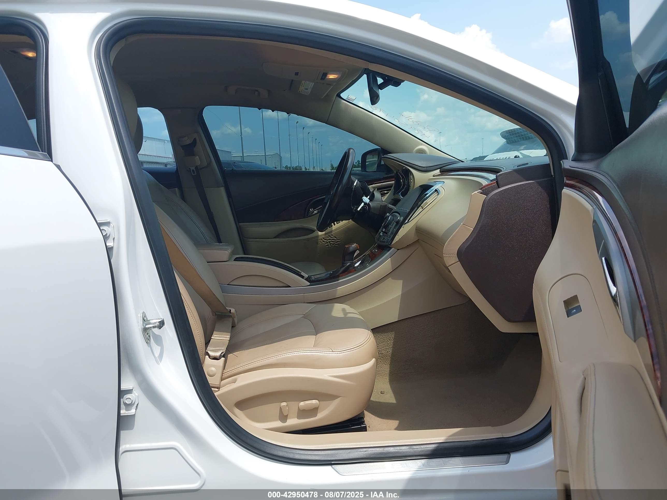 BUICK LACROSSE image 5