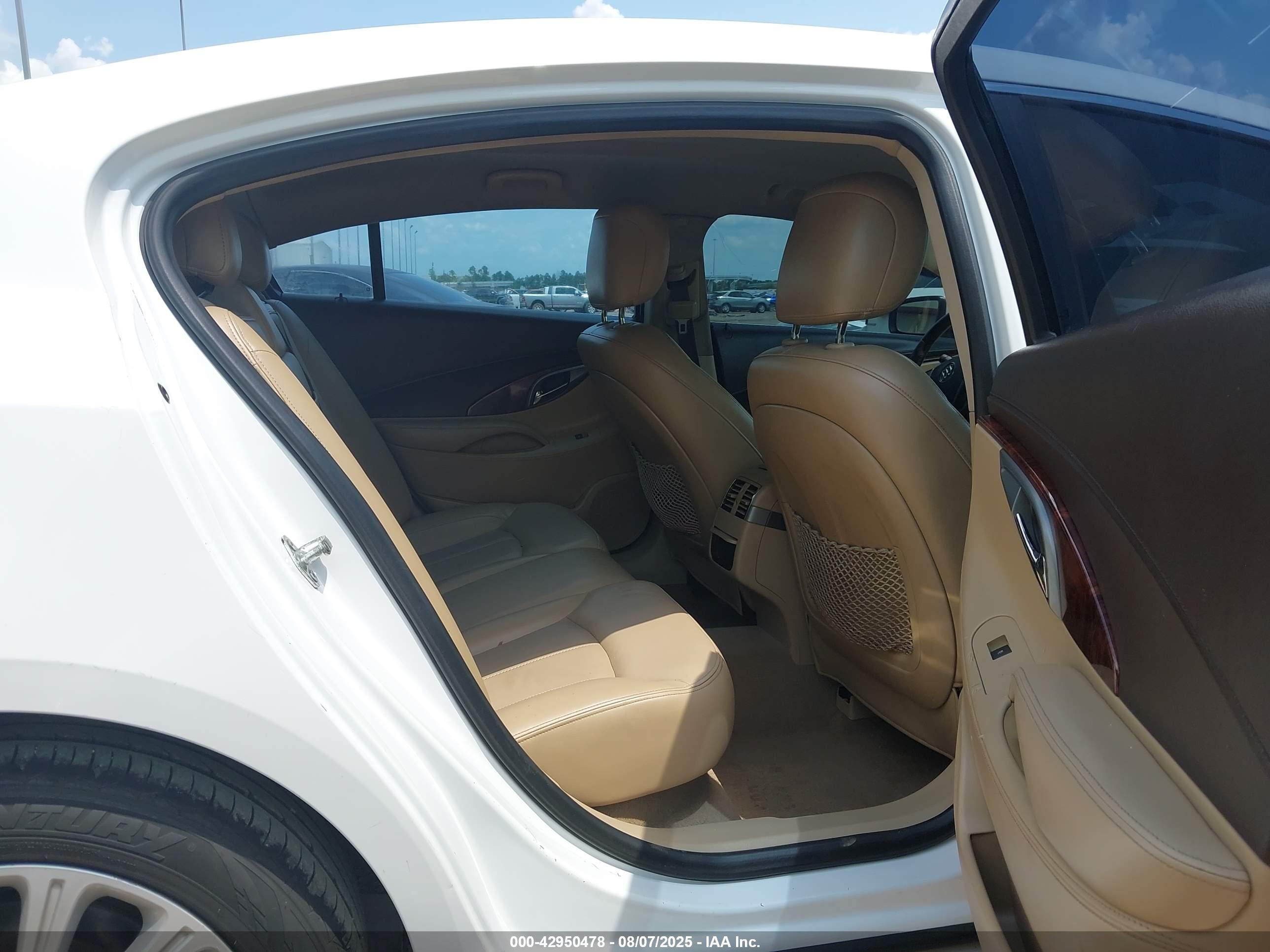 BUICK LACROSSE image 8